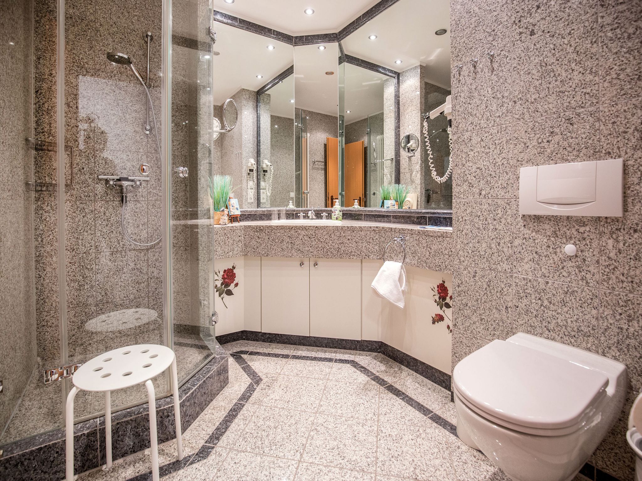 Dünenpark Binz Komfortplus Ferienwohnung mit 1 Schlafzimmer und Balkon im Dachgeschoss (232) Insel Rügen - Badezimmer