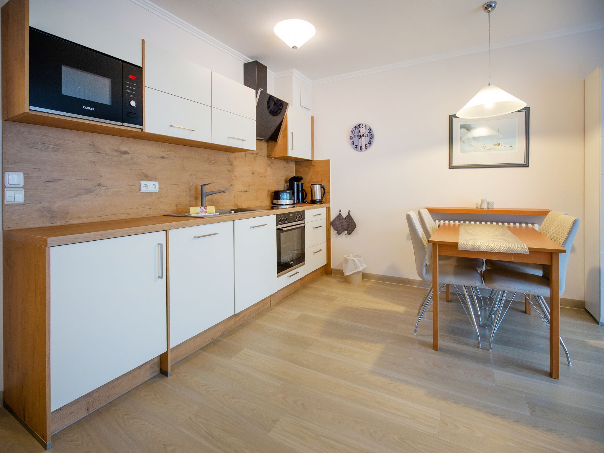 Dünenpark Binz Komfortplus Ferienwohnung mit 1 Schlafzimmer und Balkon im Obergeschoss (228) Insel Rügen - Küche / Küchenzeile