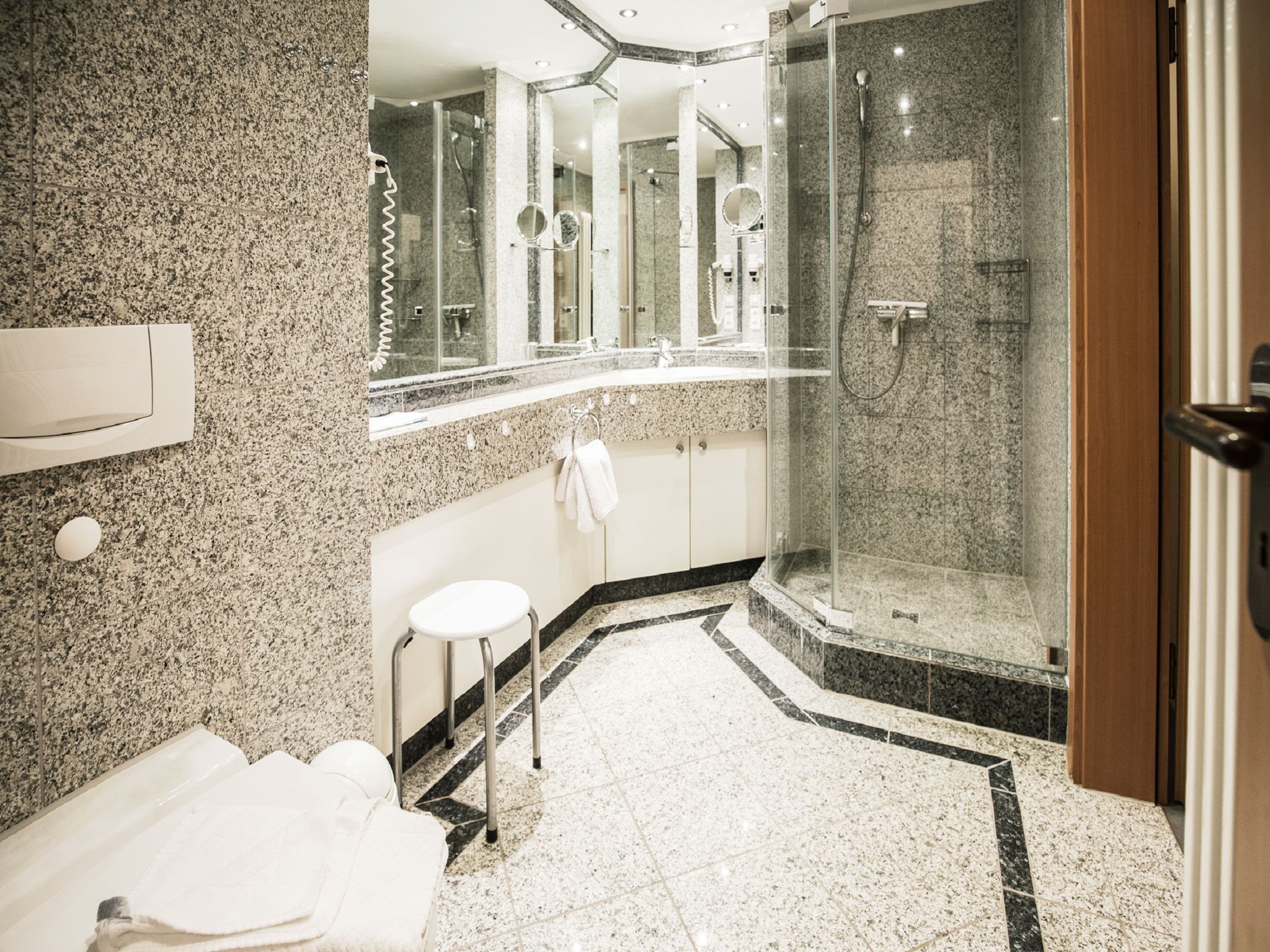 Dünenpark Binz Komfort Ferienwohnung mit 1 Schlafzimmer und Terrasse im Erdgeschoss (223) Insel Rügen - Badezimmer