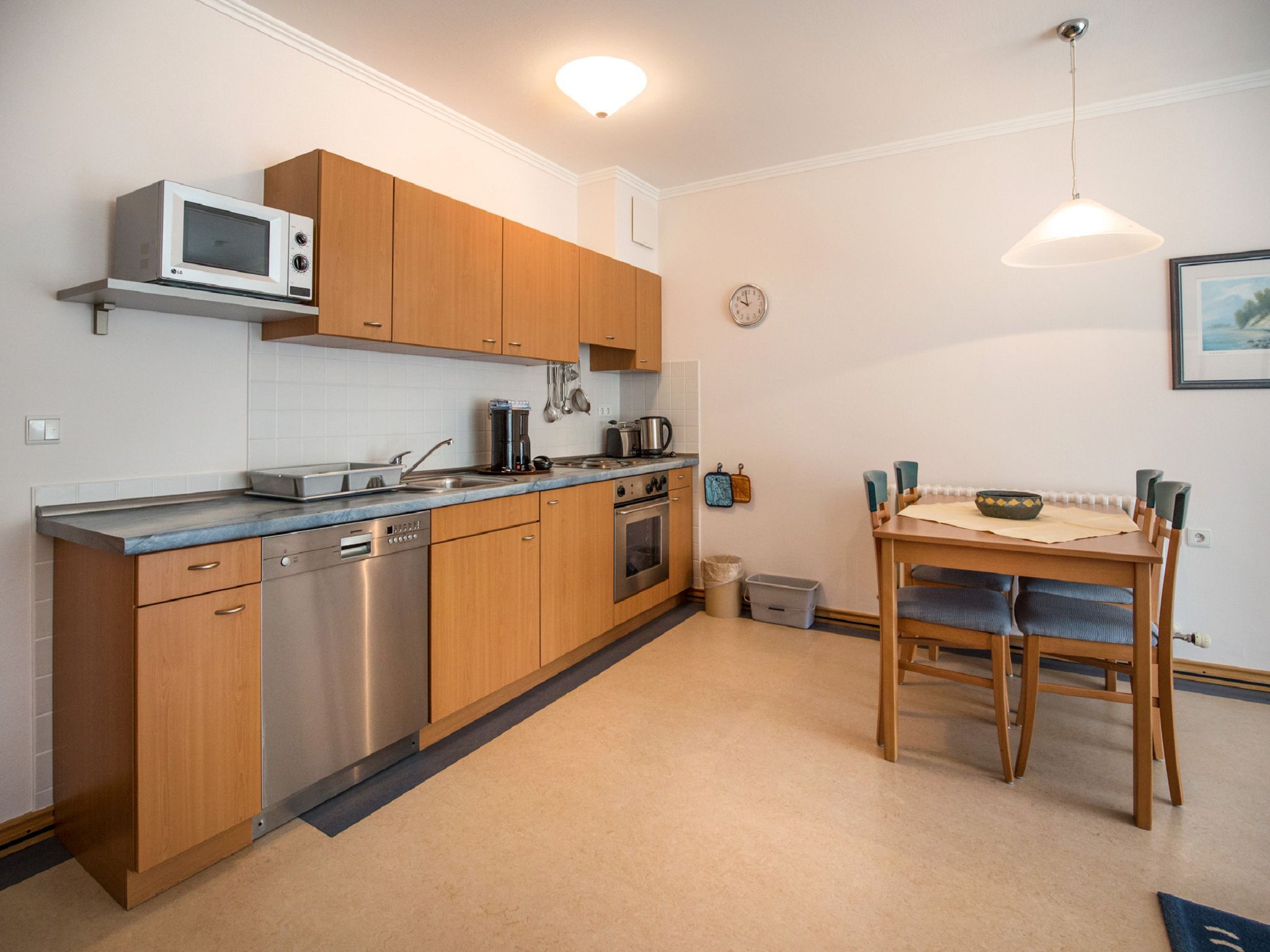 Dünenpark Binz Komfort Ferienwohnung mit 1 Schlafzimmer und Balkon im Obergeschoss (244) Insel Rügen - Küche / Küchenzeile