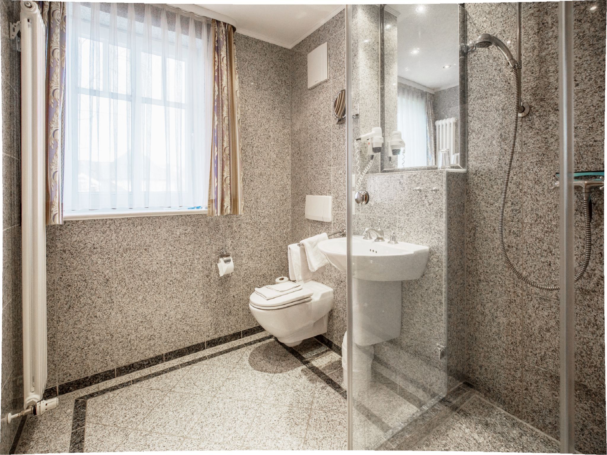 Dünenpark Binz Komfort Ferienwohnung mit 2 Schlafzimmern und Balkon im Dachgeschoss (260) Insel Rügen - Badezimmer