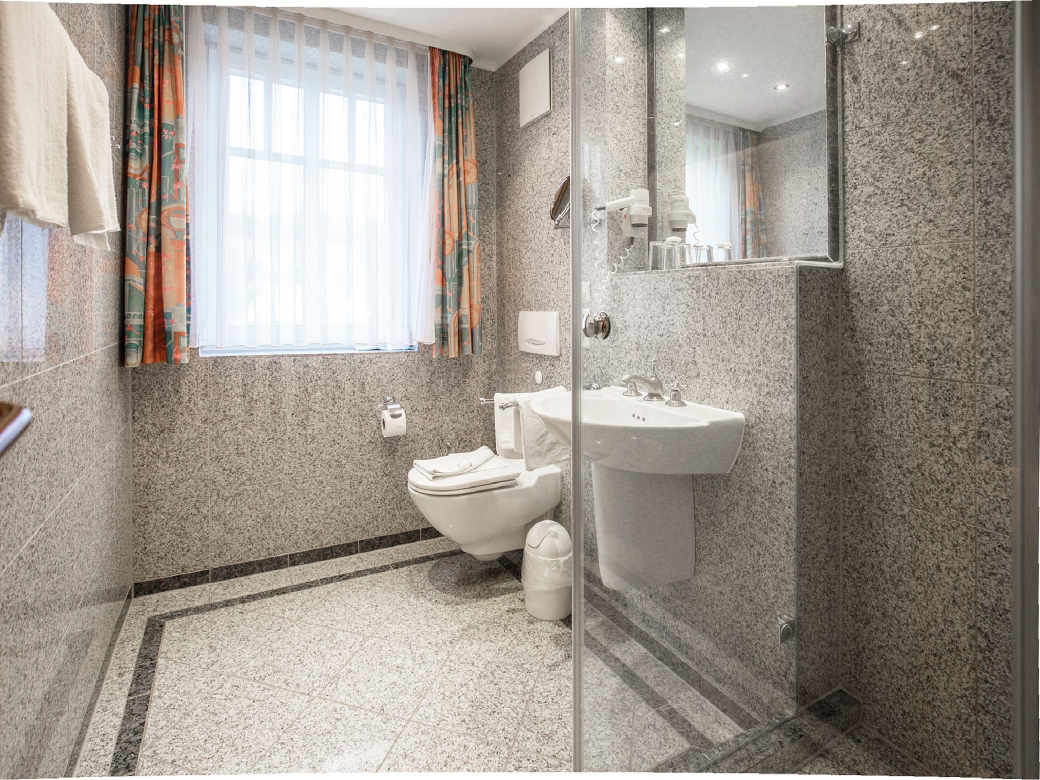 Dünenpark Binz Komfort Ferienwohnung mit 2 Schlafzimmern und Balkon im Obergeschoss (265) Insel Rügen - Badezimmer