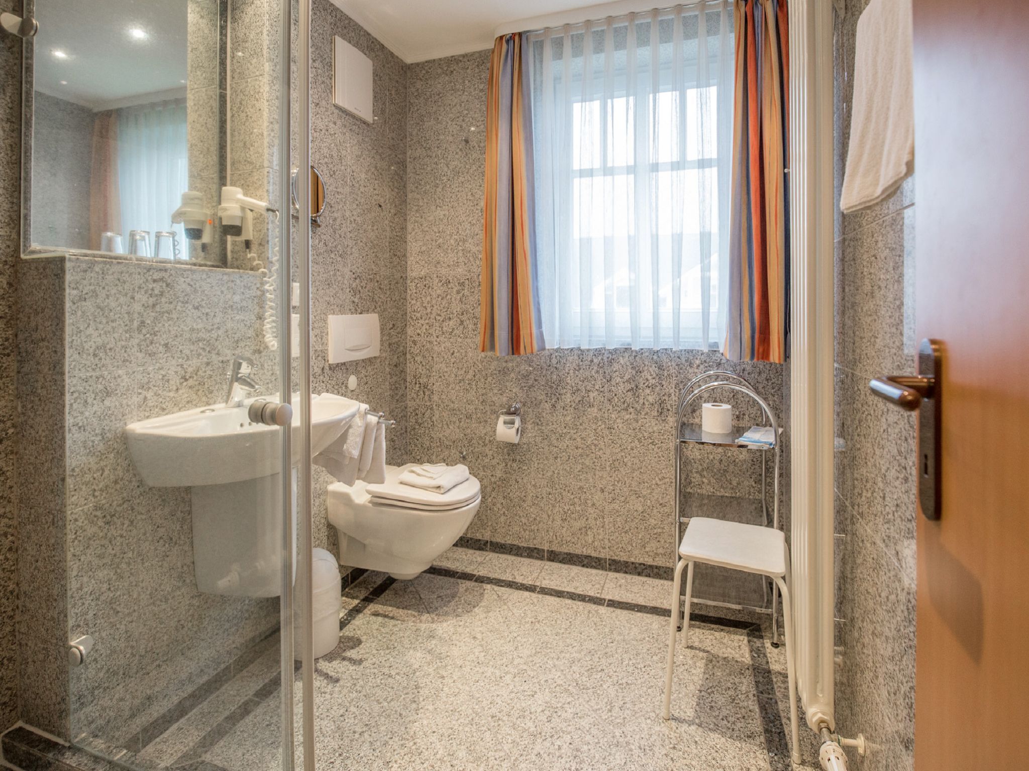 Dünenpark Binz Komfort Ferienwohnung mit 1 Schlafzimmer und Balkon im Dachgeschoss (293) Insel Rügen - Badezimmer