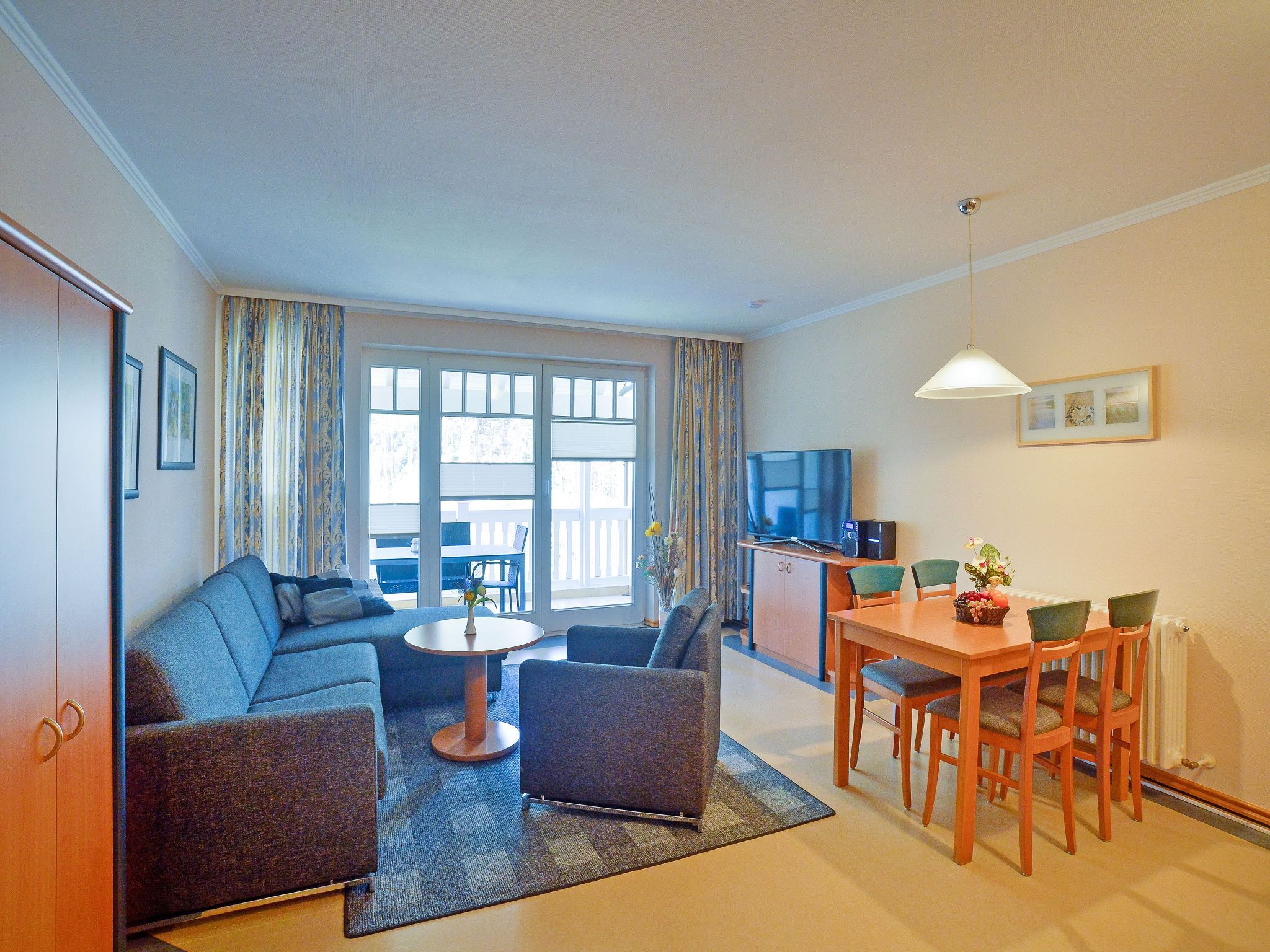 Dünenpark Binz Komfort Ferienwohnung mit 1 Schlafzimmer und Balkon im Obergeschoss (291) Insel Rügen - Wohnzimmer