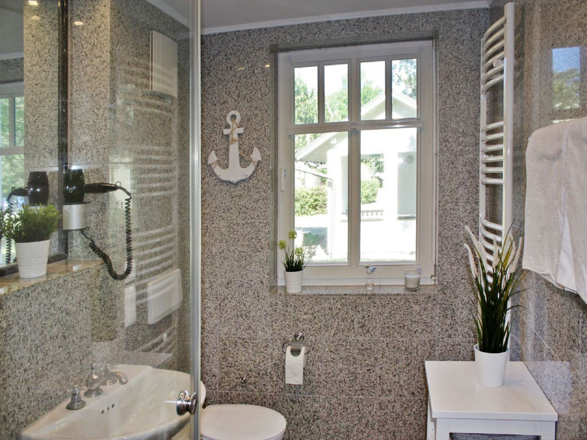 Dünenpark Binz Komfortplus Ferienwohnung mit 2 Schlafzimmern und Terrasse im Erdgeschoss (276) Insel Rügen - Badezimmer