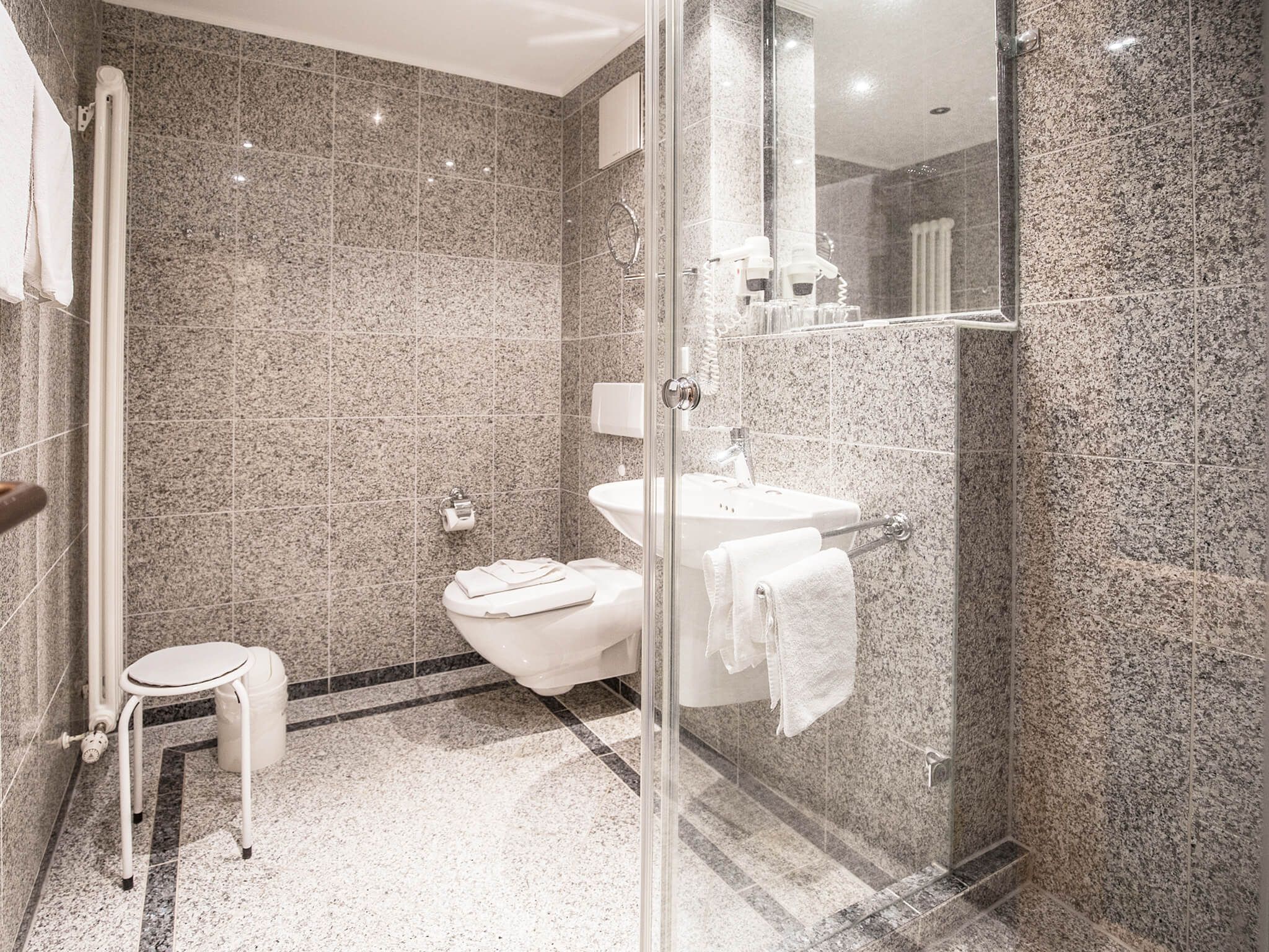 Dünenpark Binz Komfort Ferienwohnung mit 2 Schlafzimmern und Balkon im Obergeschoss (277) Insel Rügen - Badezimmer