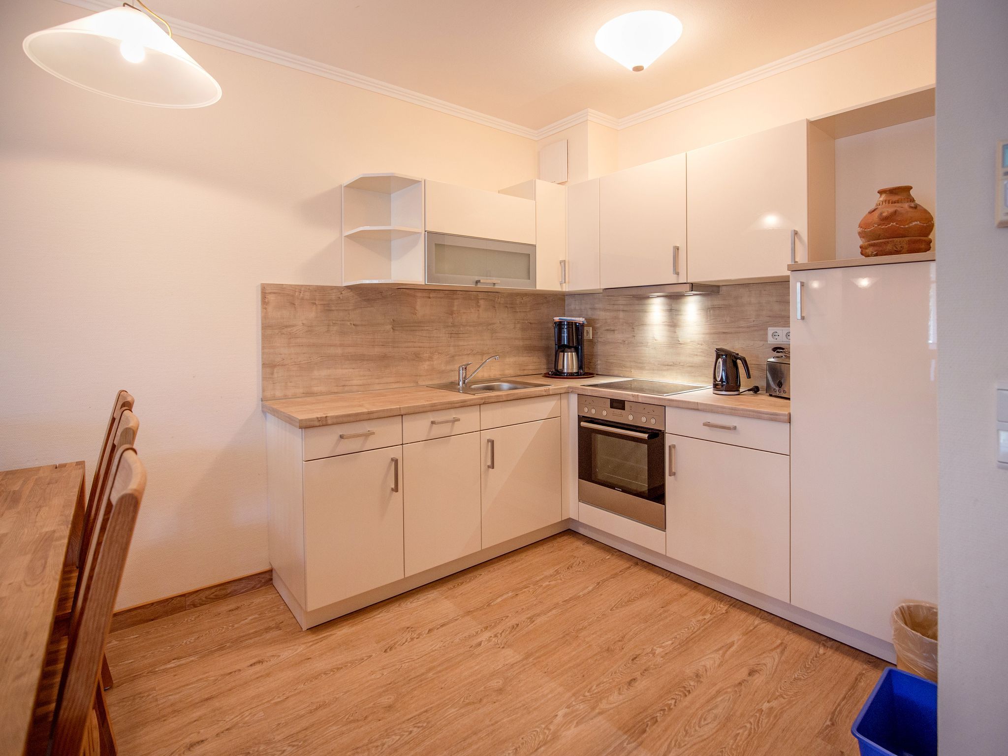 Dünenpark Binz Komfortplus Ferienwohnung mit 2 Schlafzimmern und Balkon im Obergeschoss (280) Insel Rügen - Küche / Küchenzeile