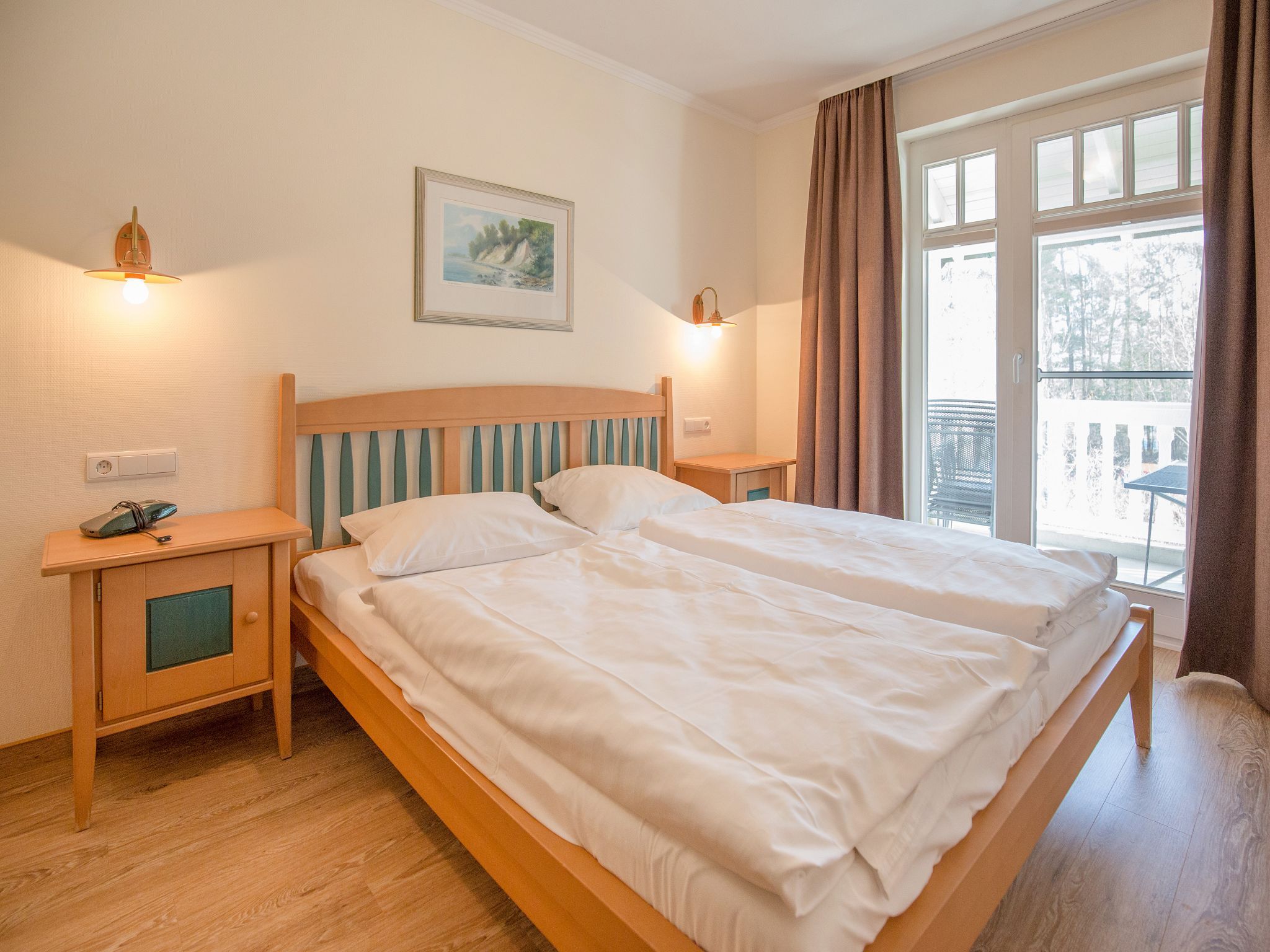 Dünenpark Binz Komfortplus Ferienwohnung mit 2 Schlafzimmern und Balkon im Obergeschoss (280) Insel Rügen - Schlafzimmer
