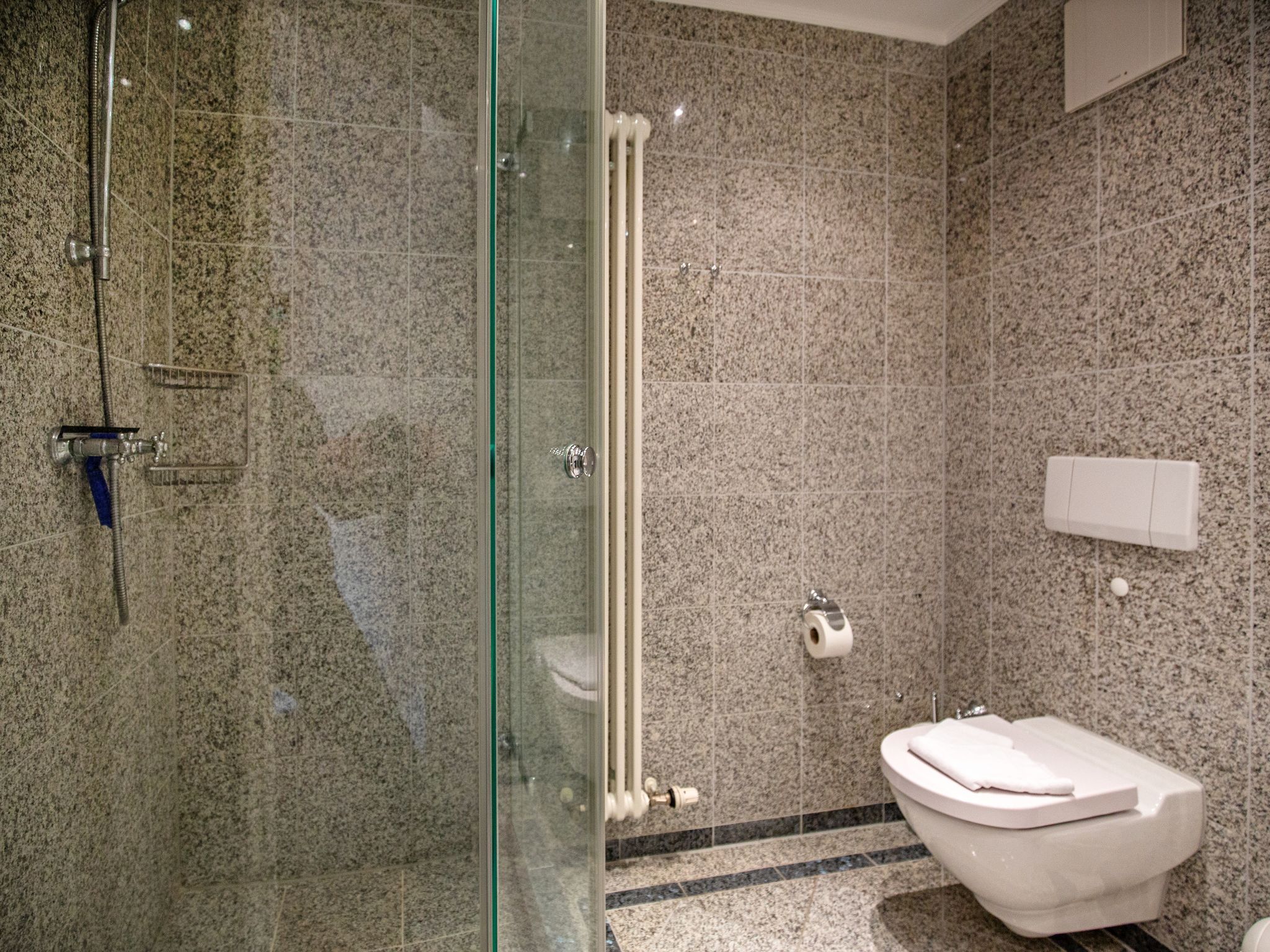 Dünenpark Binz Komfort Ferienwohnung mit 1 Schlafzimmer und Balkon im Dachgeschoss (283) Insel Rügen - Badezimmer