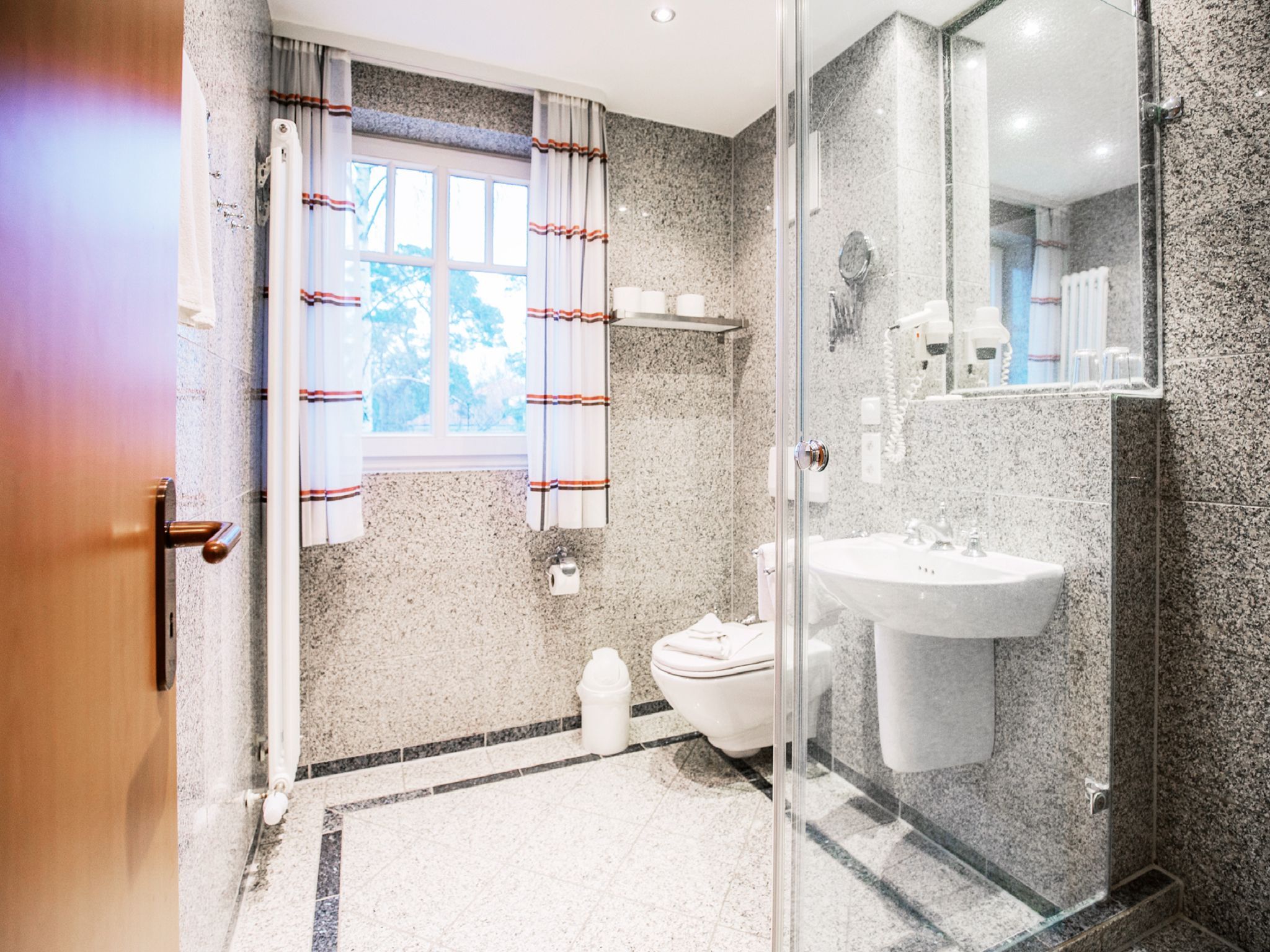 Dünenpark Binz Komfort Ferienwohnung mit 1 Schlafzimmer und Balkon im Dachgeschoss (308) Insel Rügen - Badezimmer