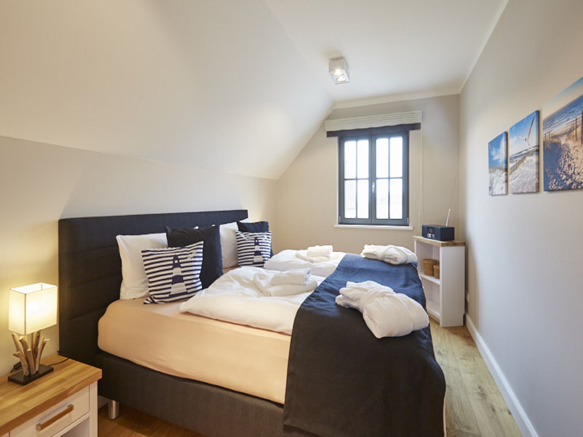 Superior Reetdachvilla mit 2 Schlafzimmern und Kamin (E28) - Schlafzimmer