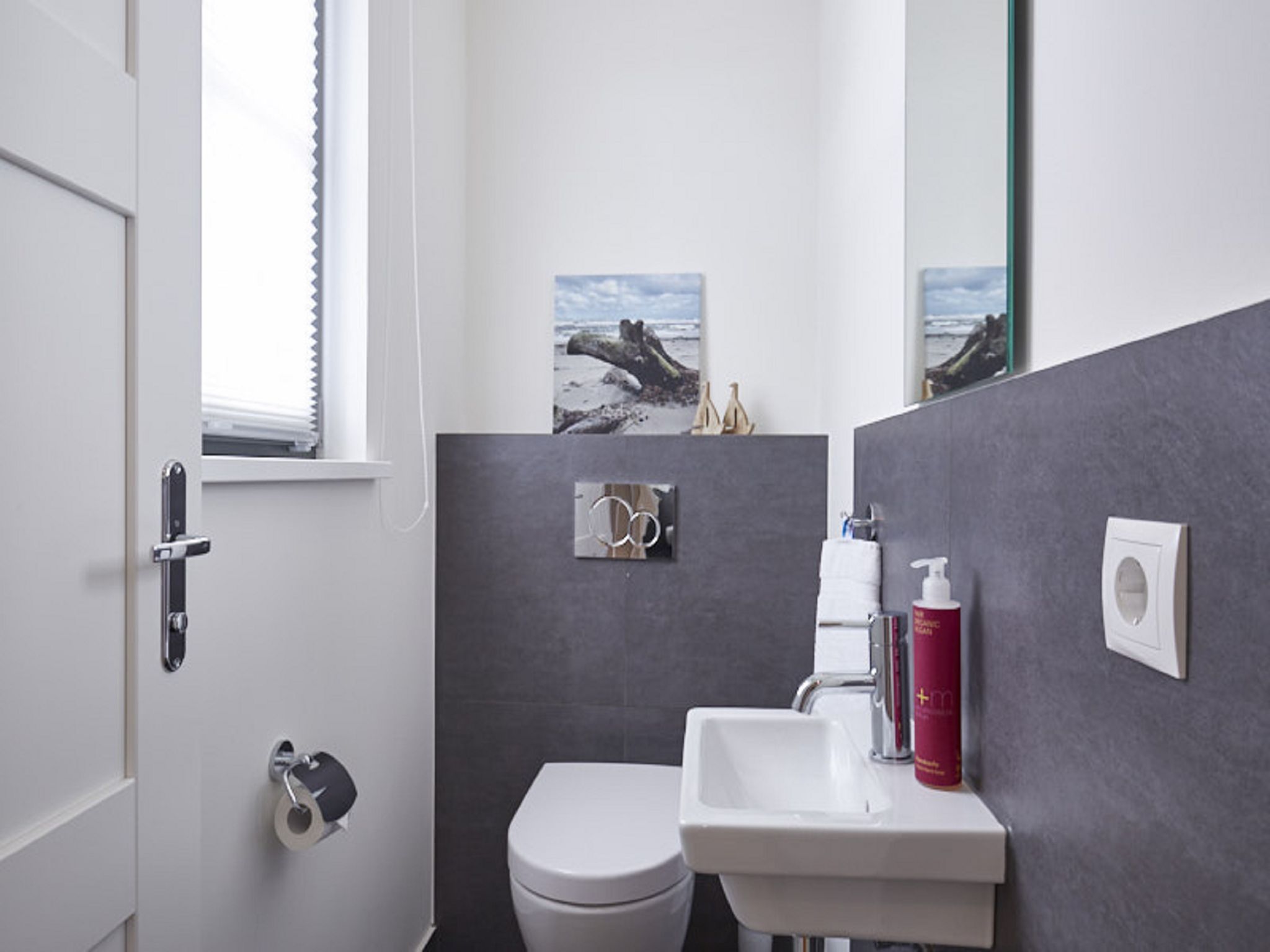 Superior Reetdachvilla mit 2 Schlafzimmern und Kamin (E28) - Gäste-WC