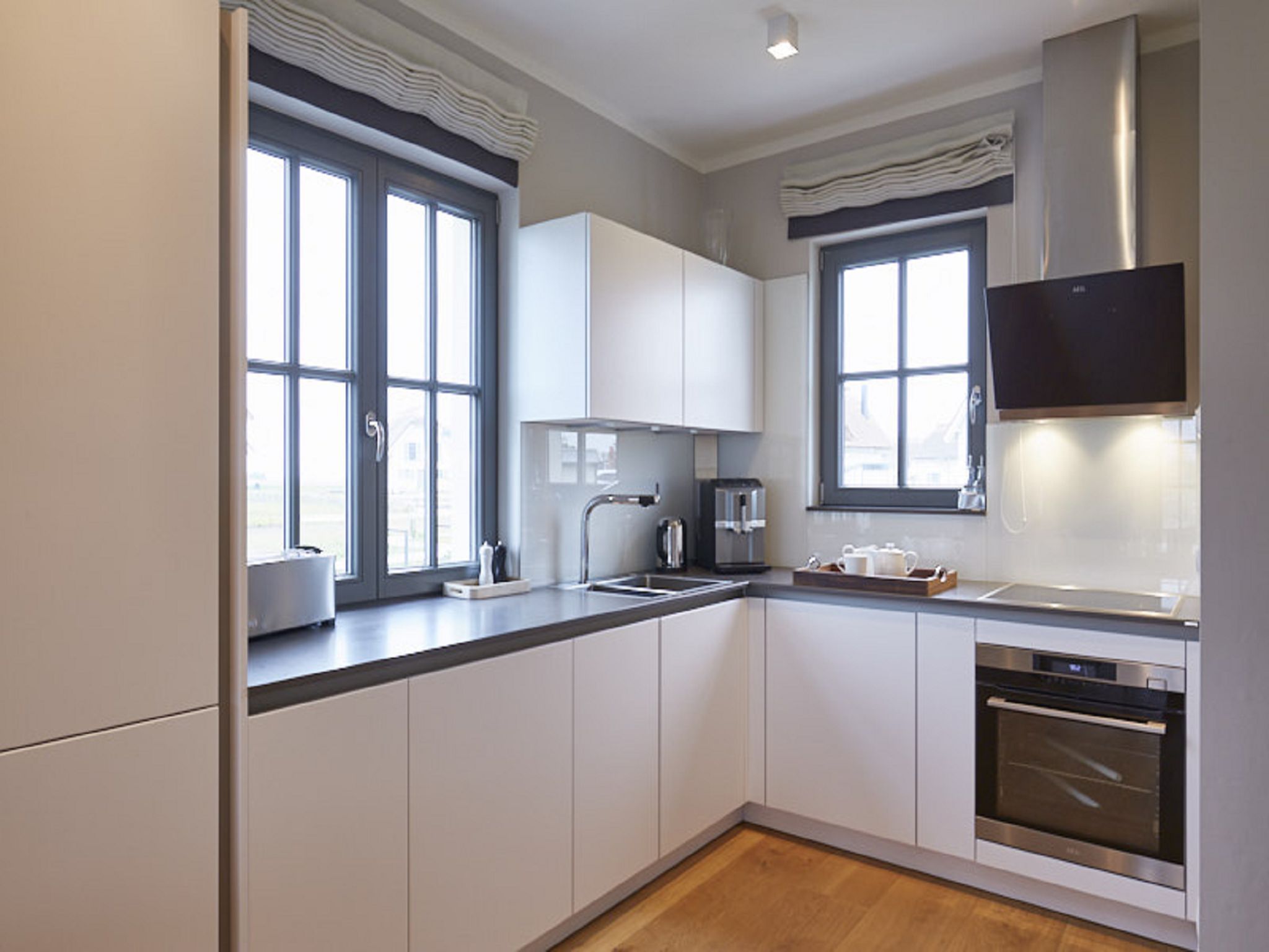 Superior Reetdachvilla mit 2 Schlafzimmern und Kamin (E26) - Küche / Küchenzeile