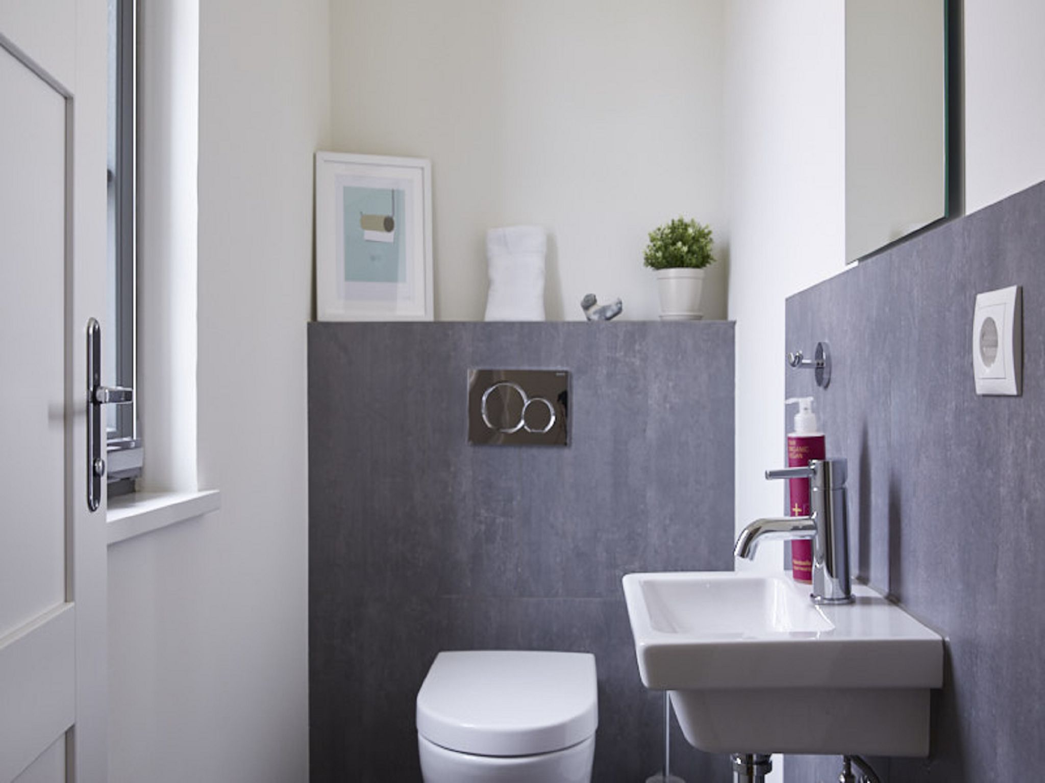 Premium Reetdachvilla mit 3 Schlafzimmern, Sauna und Kamin (E24) - Gäste-WC