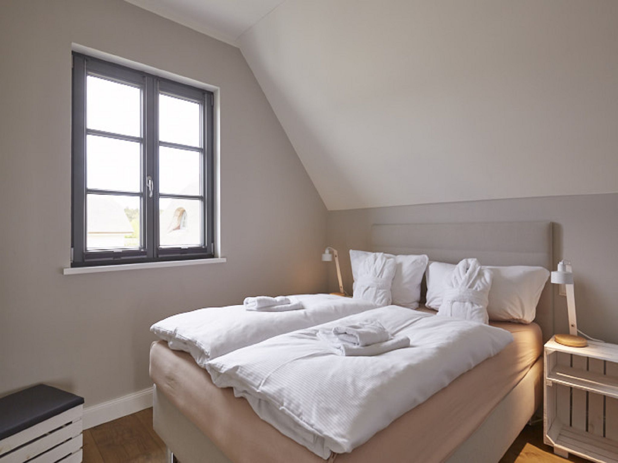 Premium Reetdachvilla mit 3 Schlafzimmern, Sauna und Kamin (E24) - Schlafzimmer