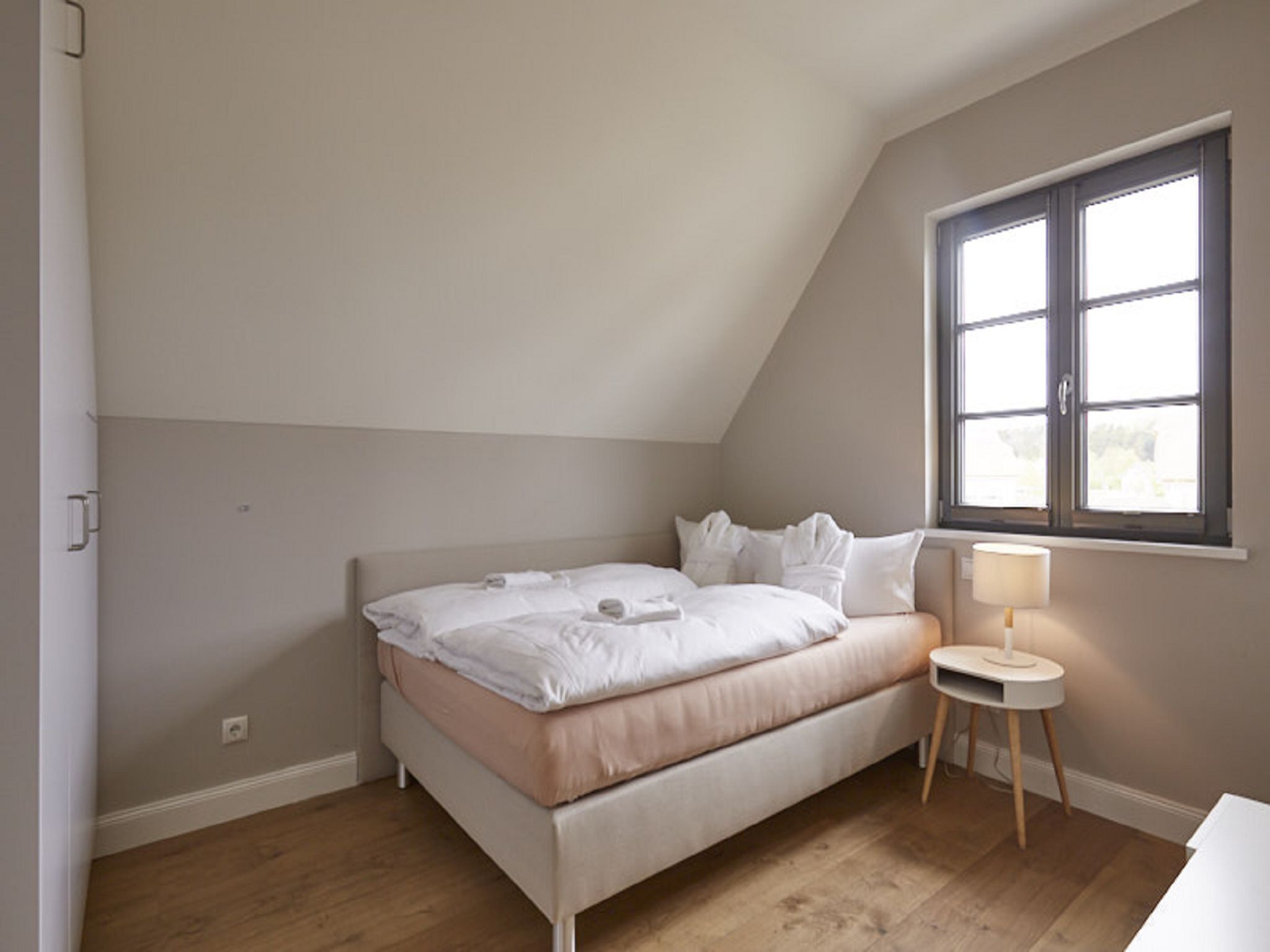 Premium Reetdachvilla mit 3 Schlafzimmern, Sauna und Kamin (E24) - Schlafzimmer