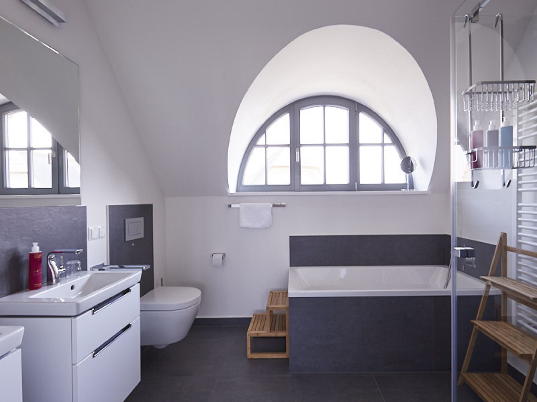 Luxus Reetdachvilla mit 3 Schlafzimmern, Sauna und Kamin (E23) - Badezimmer