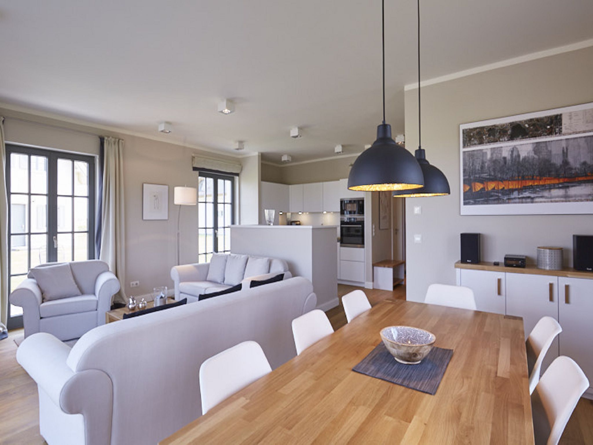 Luxus Reetdachvilla mit 3 Schlafzimmern, Sauna und Kamin (E23) - Wohnzimmer