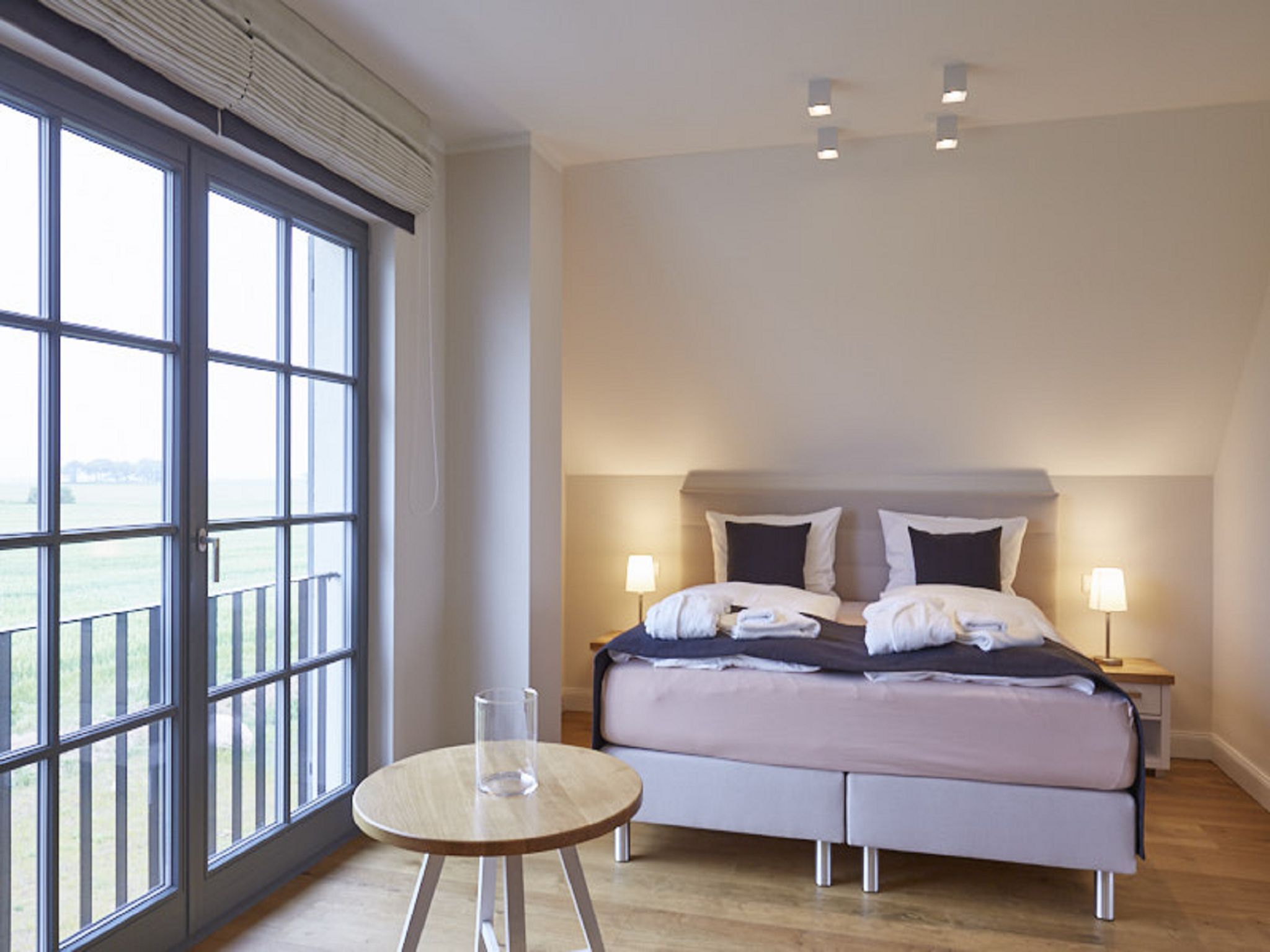 Premium Reetdachvilla mit 2 Schlafzimmern, Sauna und Kamin (E22) - Schlafzimmer