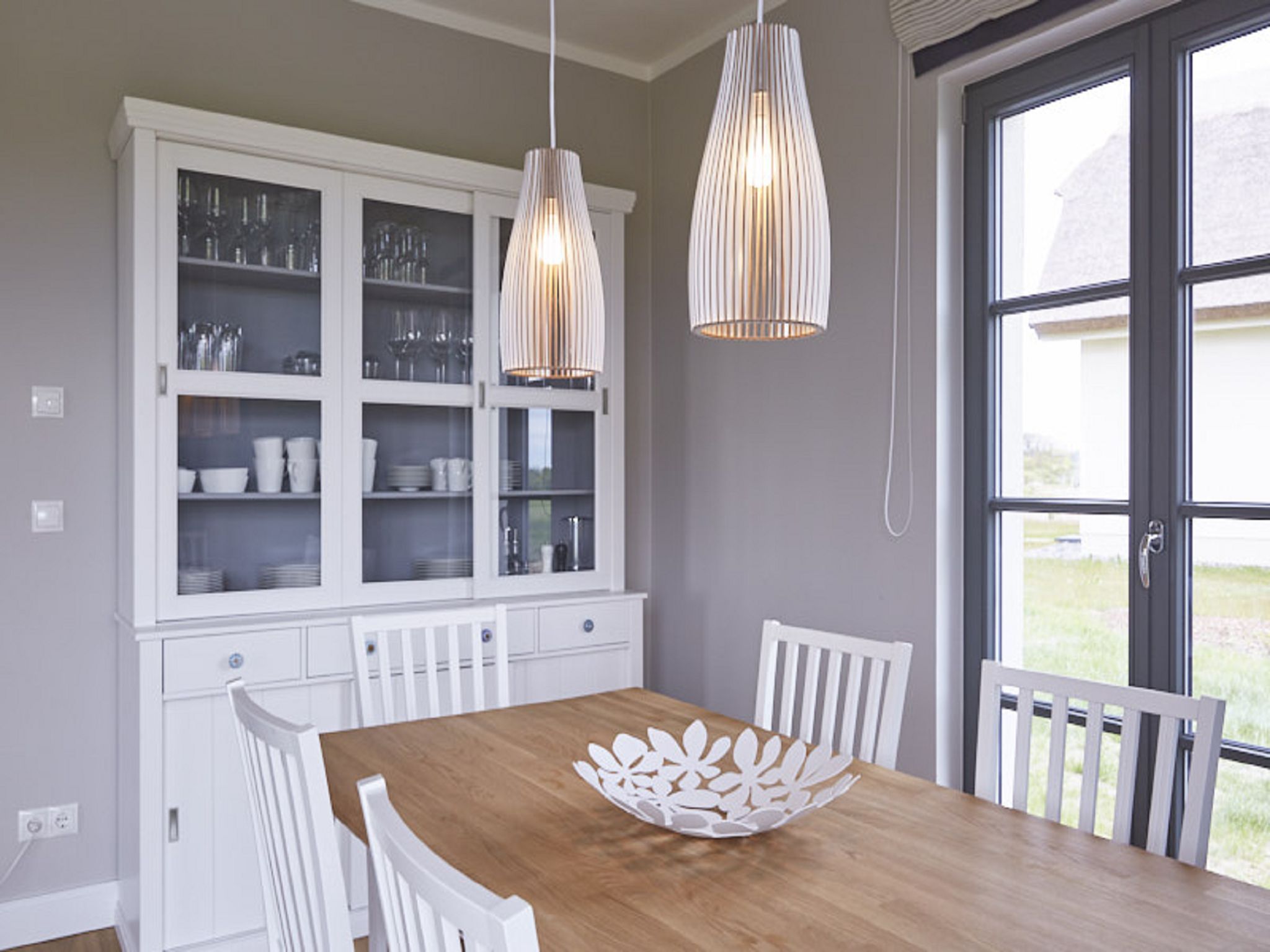 Premium Reetdachvilla mit 3 Schlafzimmern, Sauna und Kamin (E21) - Wohnzimmer