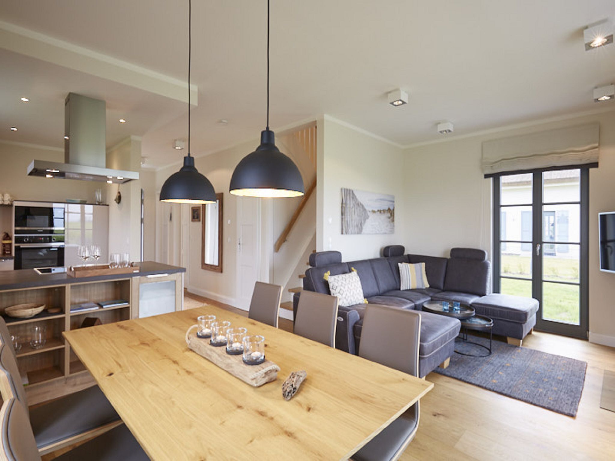 Premium Reetdachvilla mit 3 Schlafzimmern, Sauna und Kamin (E19) - Wohnzimmer