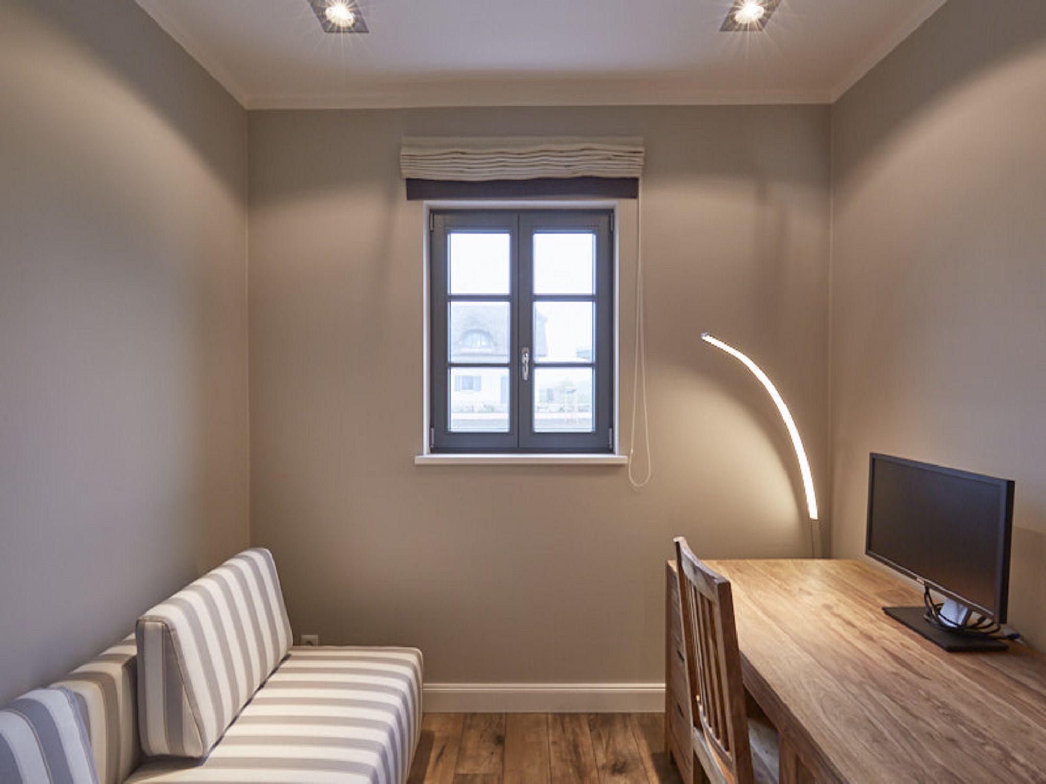 Luxus Reetdachvilla mit 3 Schlafzimmern, Sauna und Kamin (E17) - Wohnzimmer