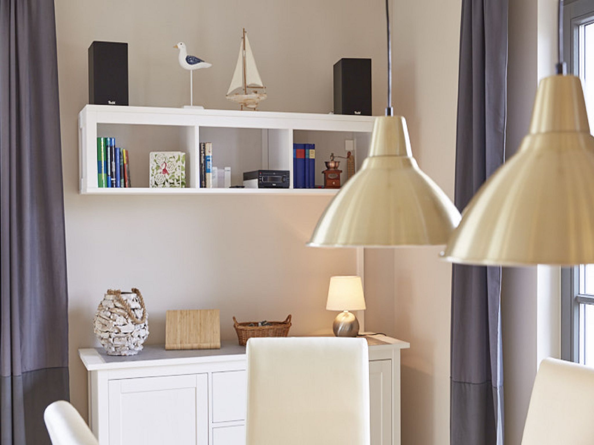 Premium Reetdachvilla mit 3 Schlafzimmern, Sauna und Kamin (E15) - Wohnzimmer