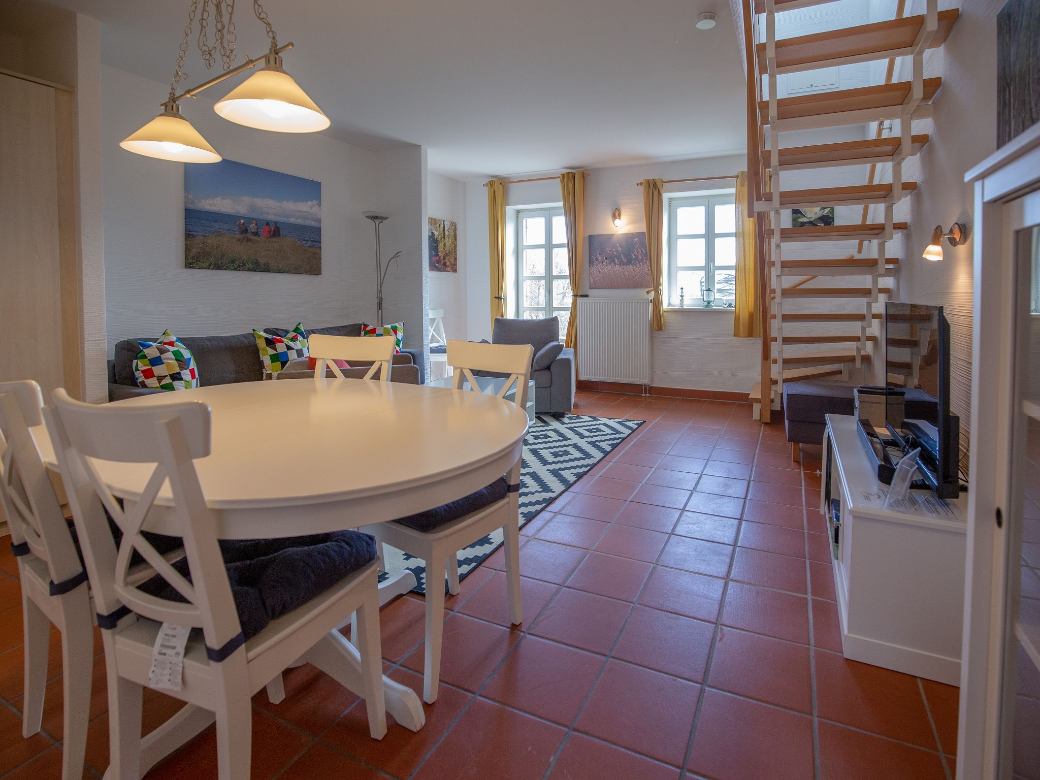 Feriendorf Rugana Komfort Ferienwohnung mit 2 Schlafzimmern und Terrasse (D02) Insel Rügen - Wohnzimmer