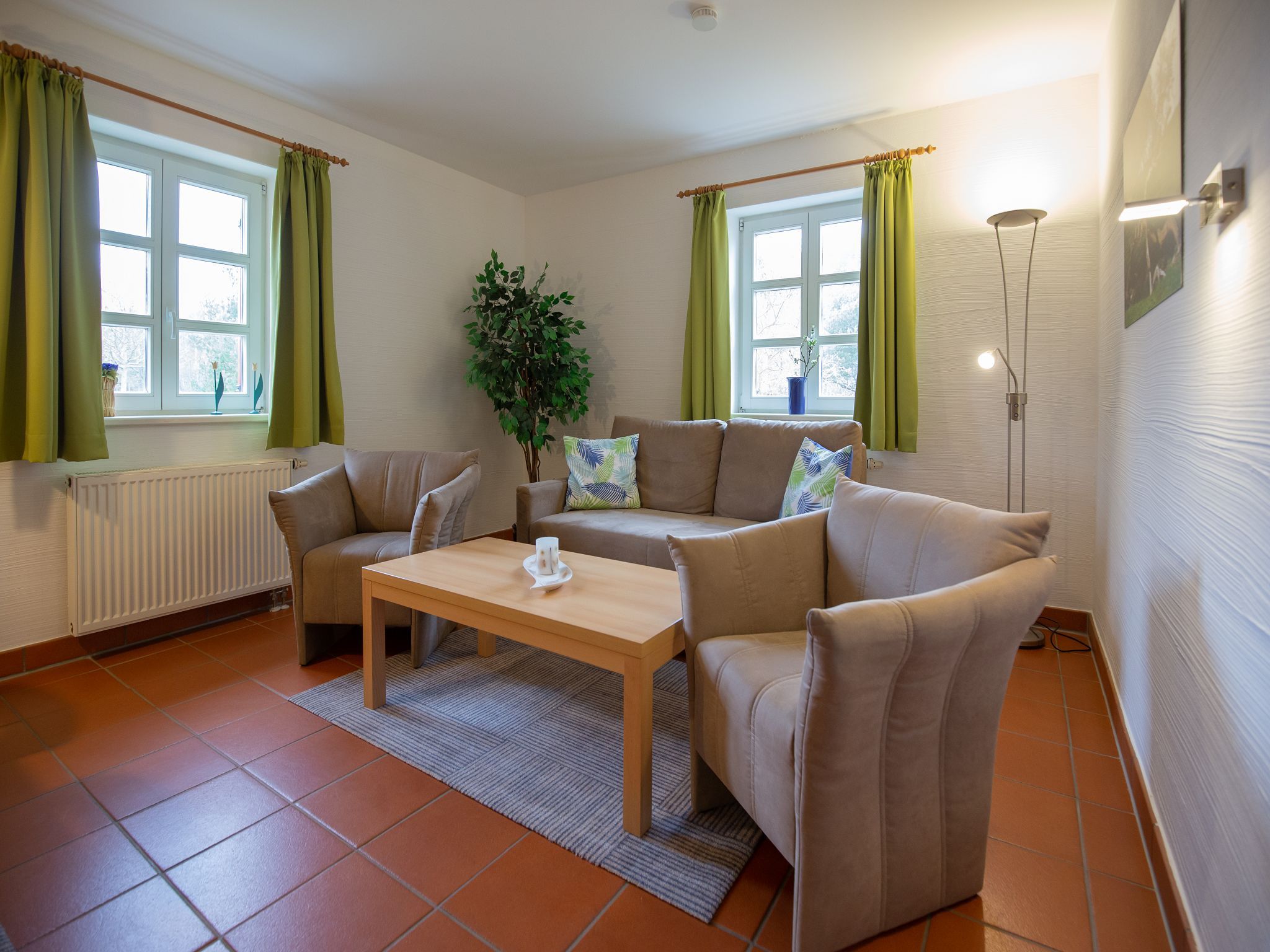 Feriendorf Rugana Komfort Ferienwohnung mit 1 Schlafzimmer und Terrasse (B52) Insel Rügen - Wohnzimmer