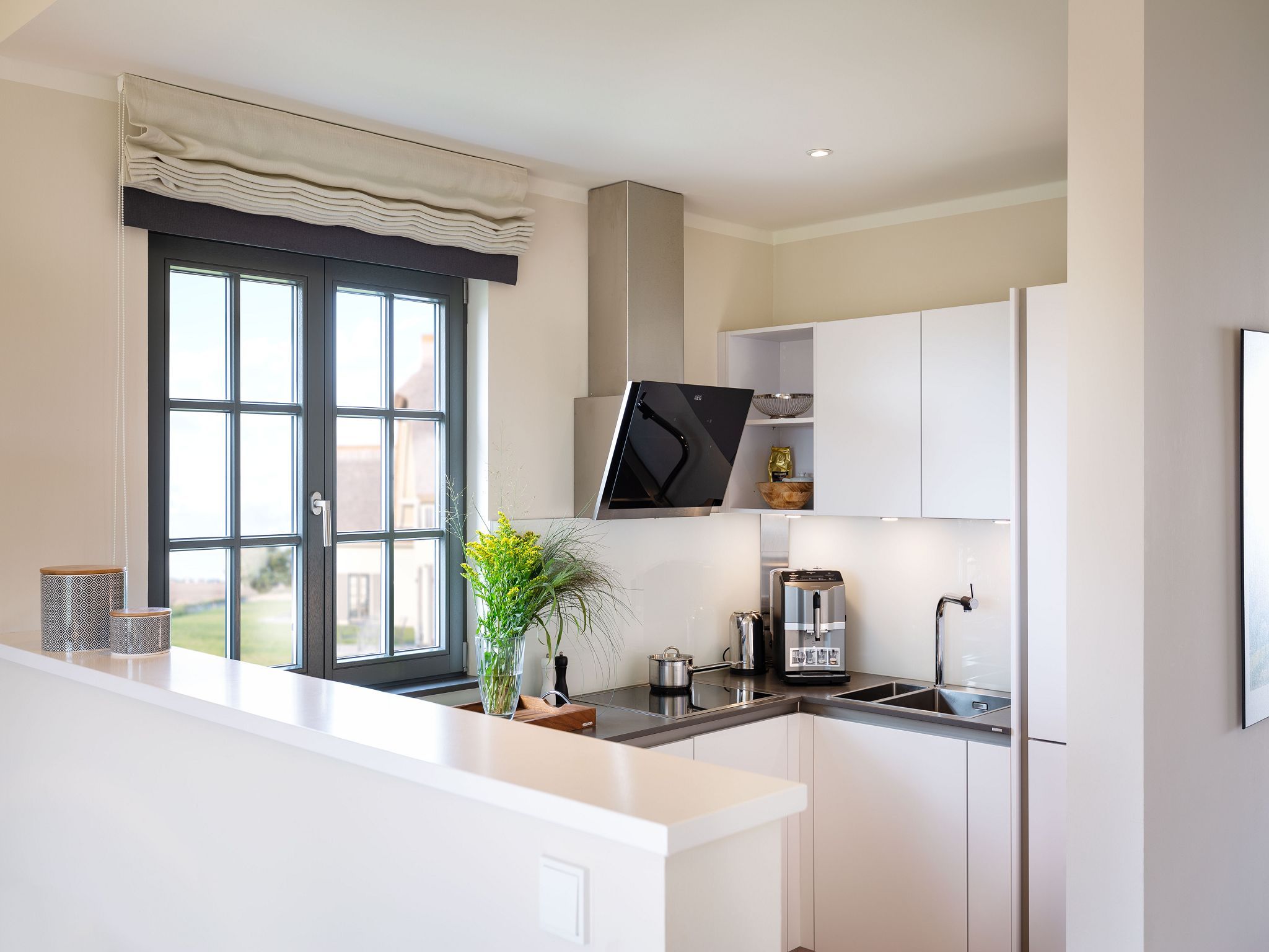 Premium Reetdachvilla mit 3 Schlafzimmern, Sauna und Kamin (E05) - Küche / Küchenzeile