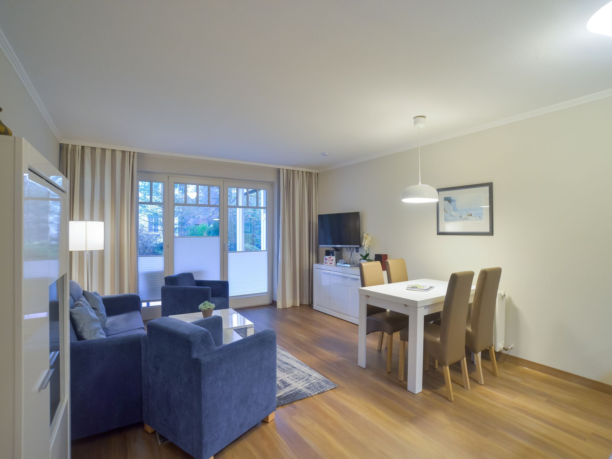 Dünenpark Binz Komfort Ferienwohnung mit 1 Schlafzimmer und Terrasse im Erdgeschoss (153) Insel Rügen - Wohnzimmer