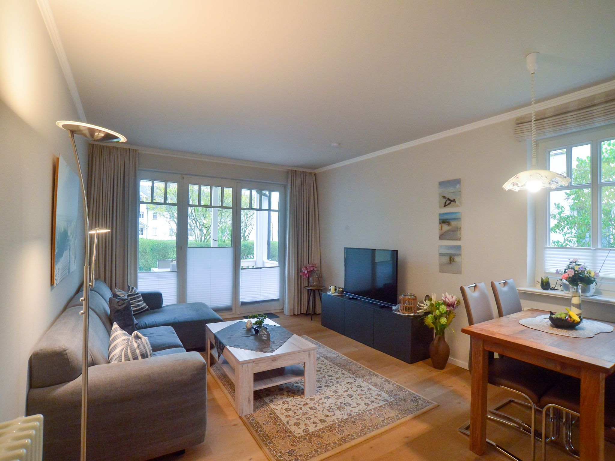Dünenpark Binz Komfortplus Ferienwohnung mit 1 Schlafzimmer und Terrasse im Erdgeschoss (025) Insel Rügen - Wohnzimmer