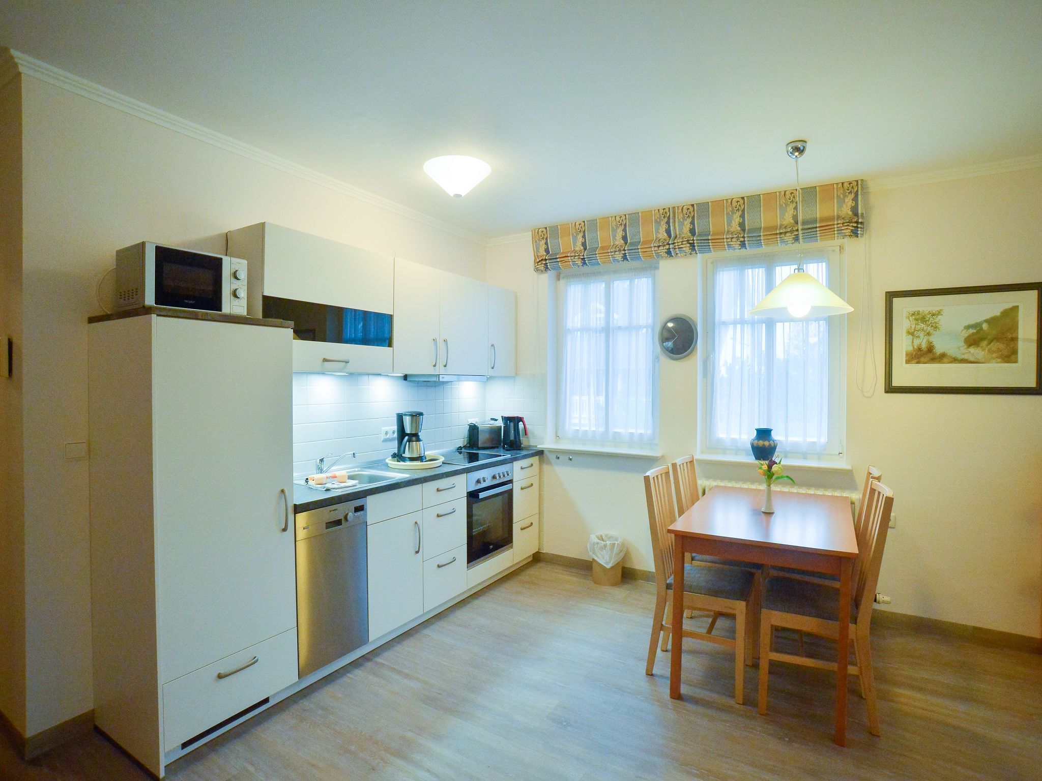 Dünenpark Binz Komfort Ferienwohnung mit 1 Schlafzimmer und Balkon im Obergeschoss (182) Insel Rügen - Küche / Küchenzeile