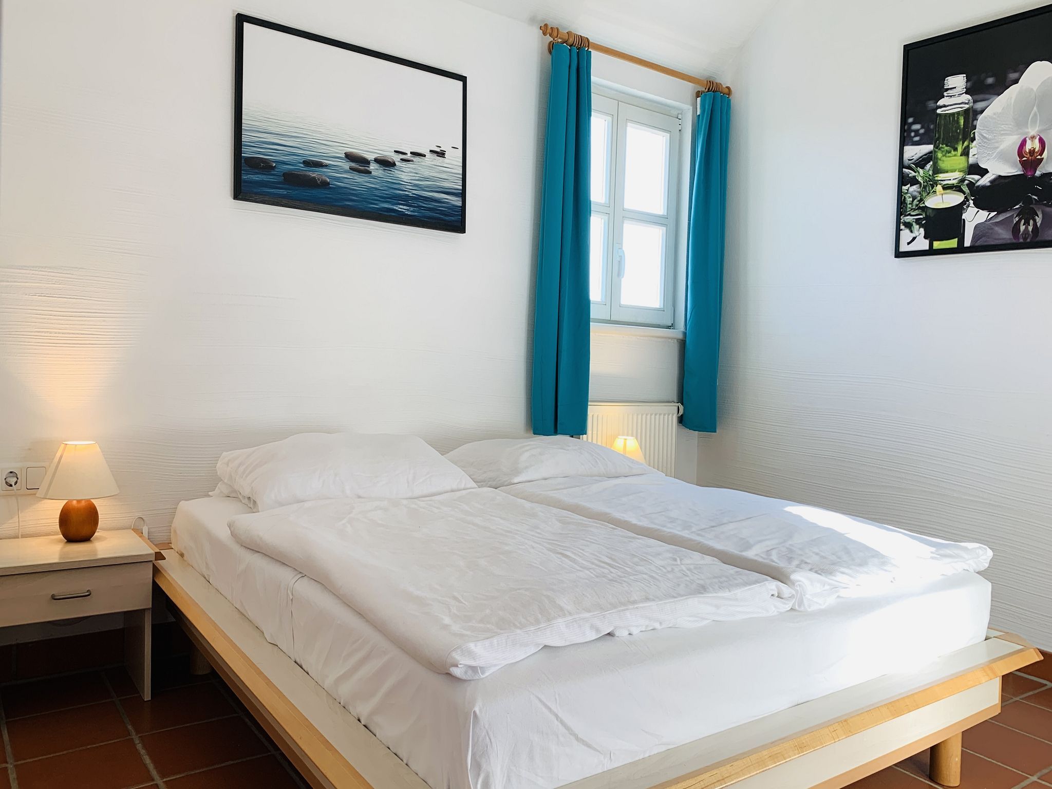 Feriendorf Rugana Komfort Ferienwohnung mit 2 Schlafzimmern und Terrasse (D22) Insel Rügen - Schlafzimmer