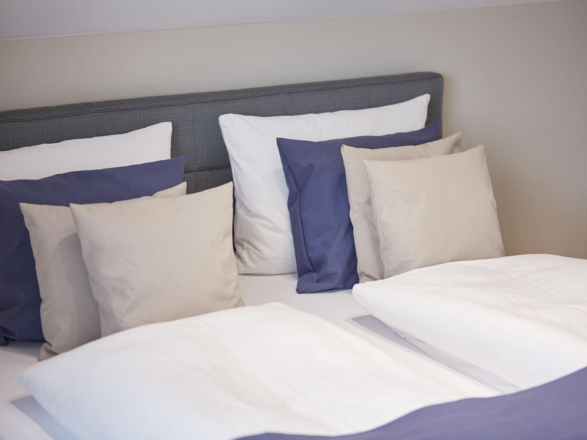 Premium Reetdachvilla mit 3 Schlafzimmern, Sauna, Kamin und Massagesessel (F05) - Schlafzimmer