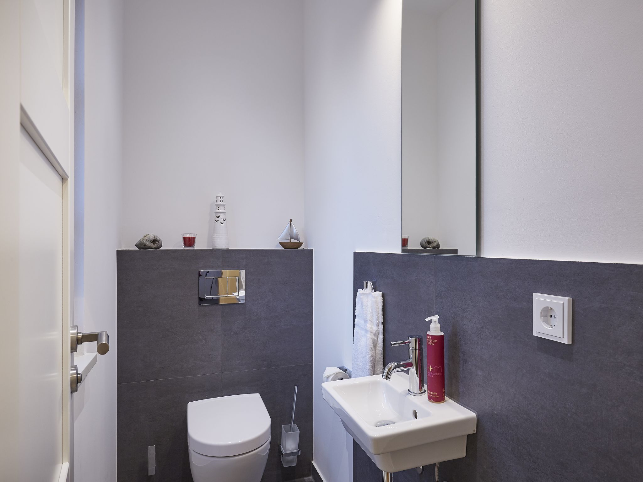 Premium Reetdachvilla mit 3 Schlafzimmern, Sauna, Kamin und Massagesessel (F05) - Gäste-WC