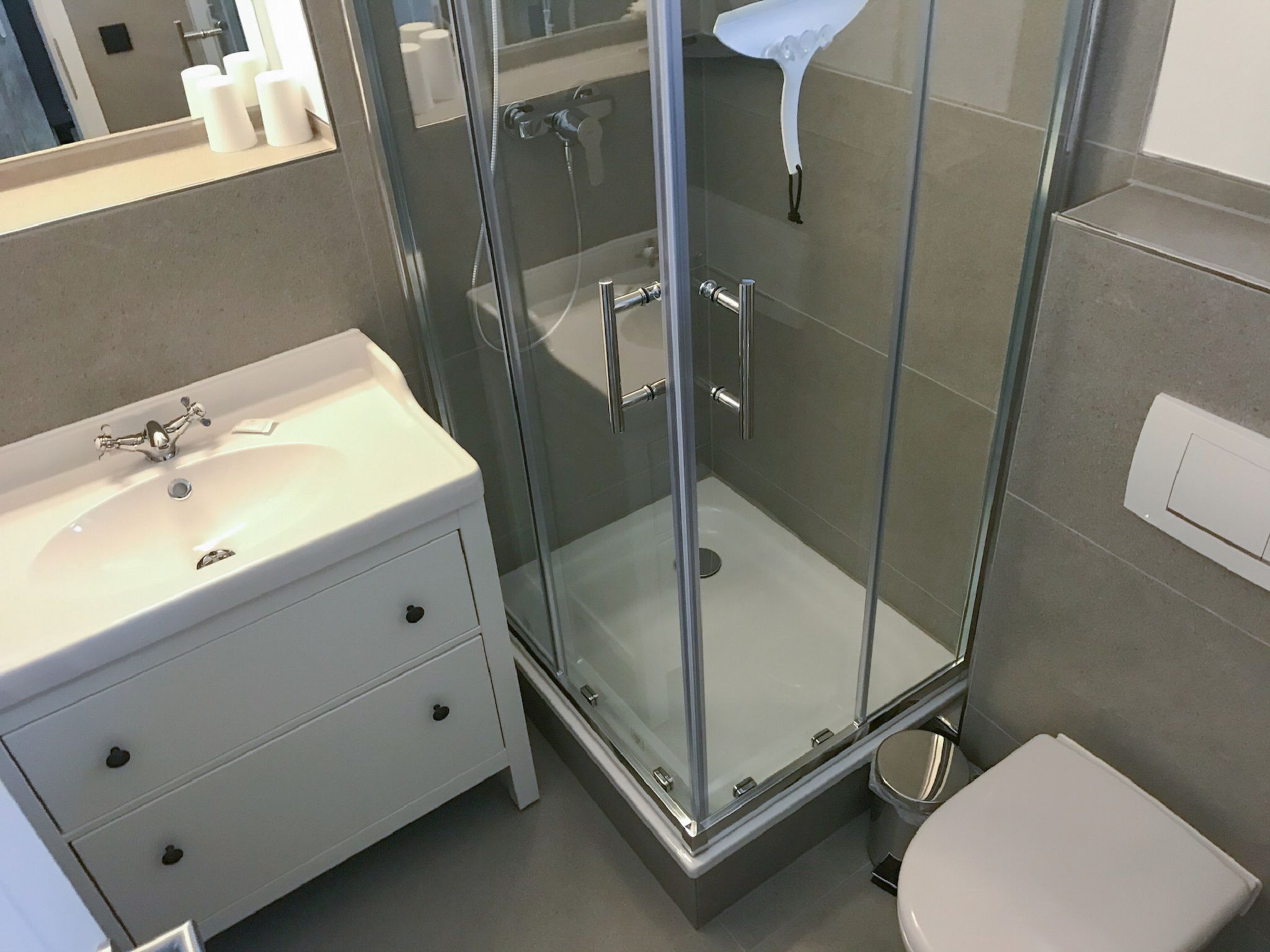 Feriendorf Rugana Komfortplus 1-Raum Ferienwohnung mit Terrasse (B14) Insel Rügen - Badezimmer