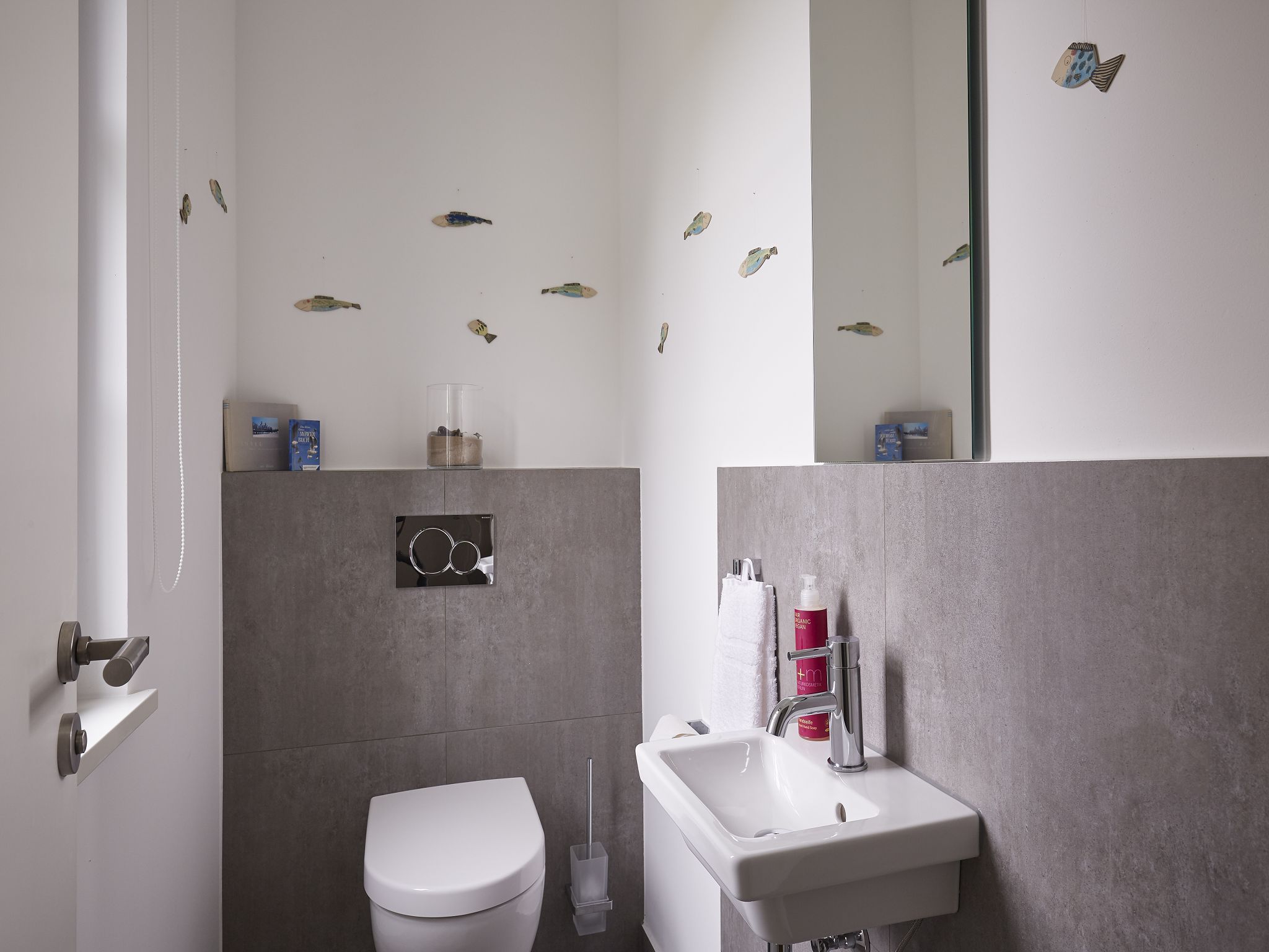 Premium Reetdachvilla mit 3 Schlafzimmern, Sauna und Kamin (F10) - Gäste-WC