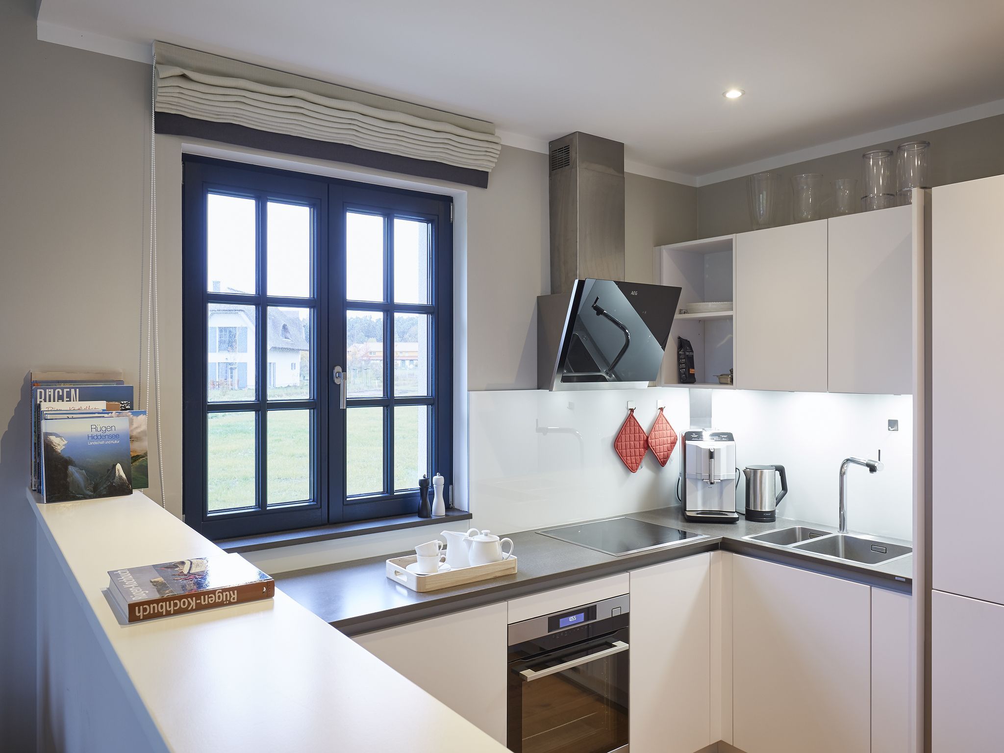 Premium Reetdachvilla mit 3 Schlafzimmern, Sauna und Kamin (F10) - Küche / Küchenzeile