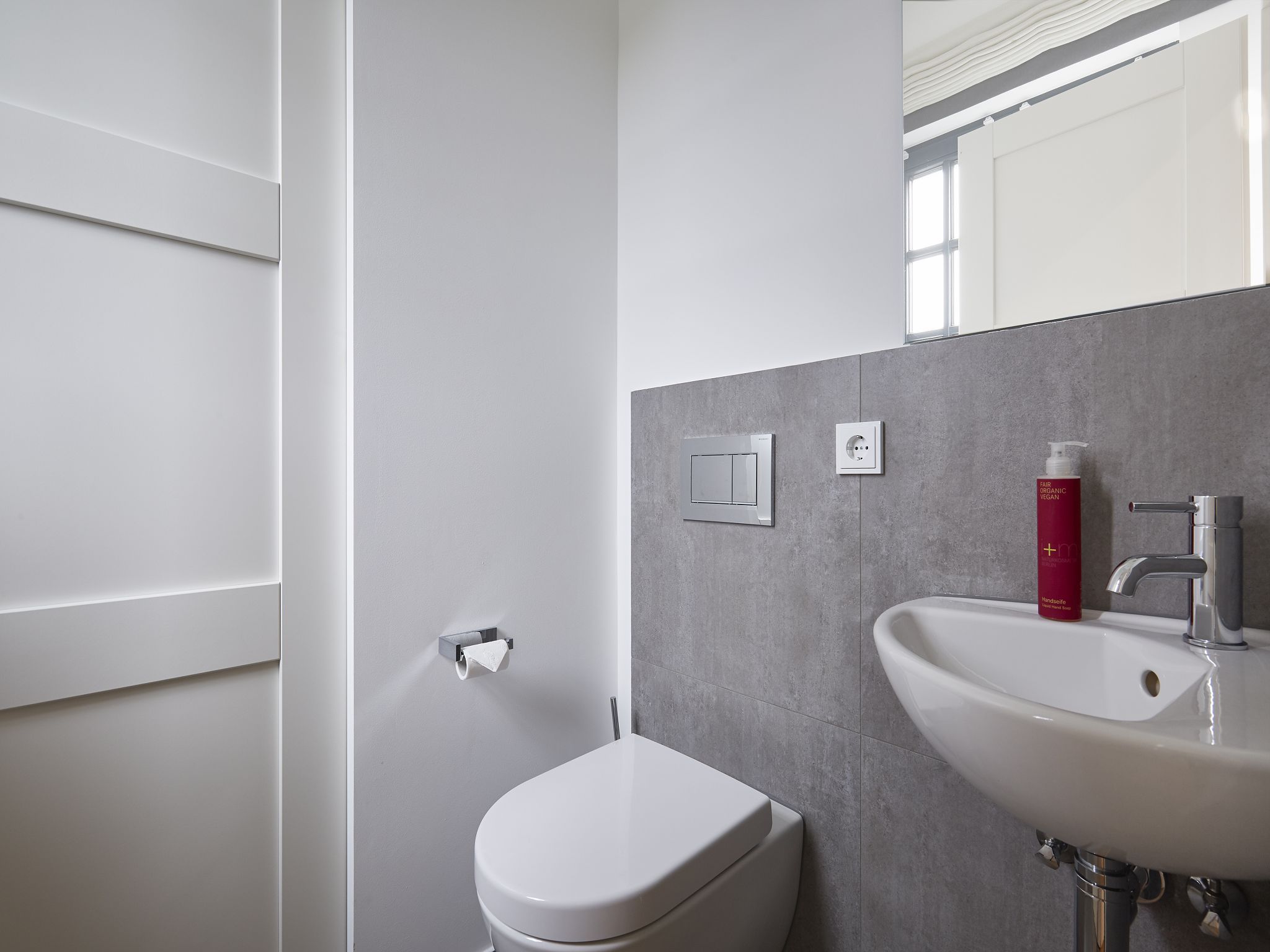 Luxus Reetdachvilla mit 3 Schlafzimmern, Sauna und Kamin (F11) - Gäste-WC