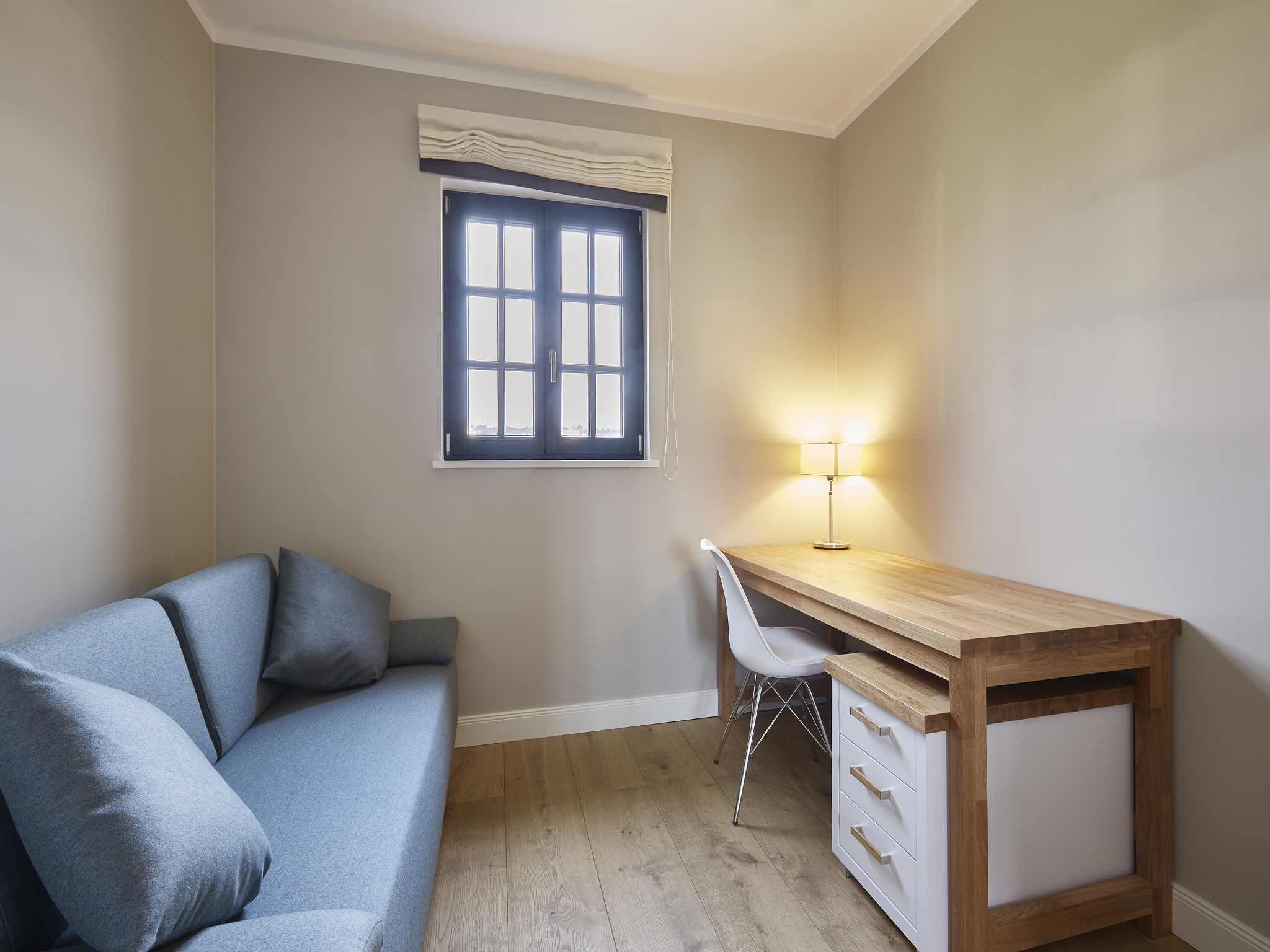 Luxus Reetdachvilla mit 3 Schlafzimmern, Sauna und Kamin (F12) - Wohnzimmer