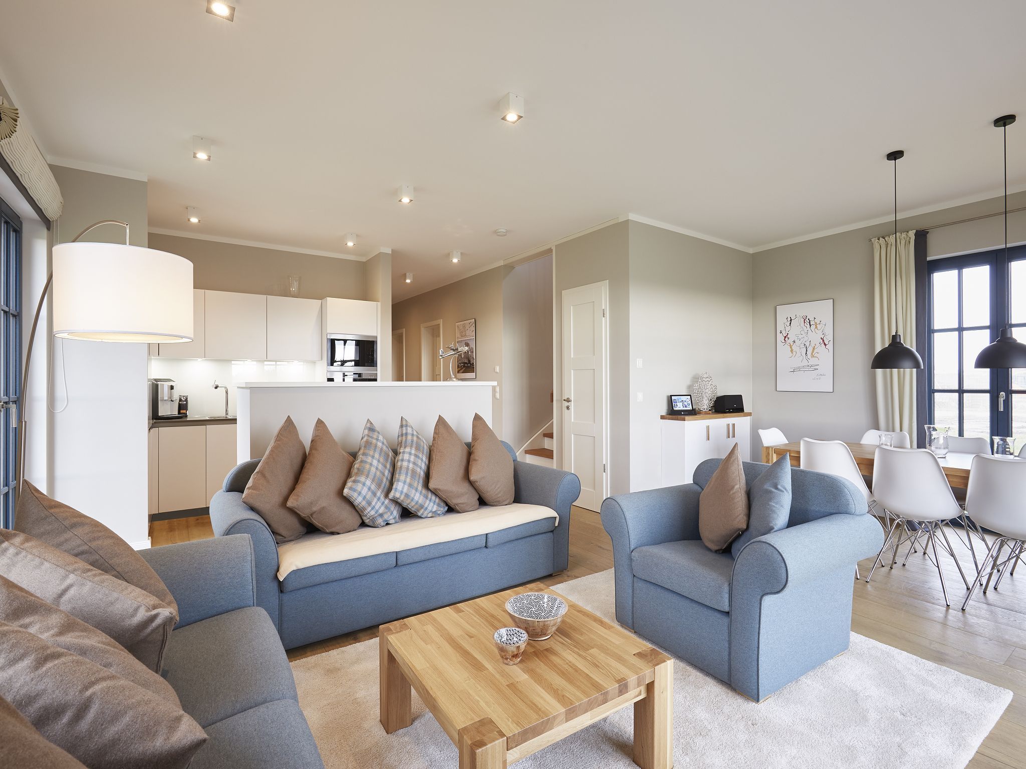 Luxus Reetdachvilla mit 3 Schlafzimmern, Sauna und Kamin (F12) - Wohnzimmer