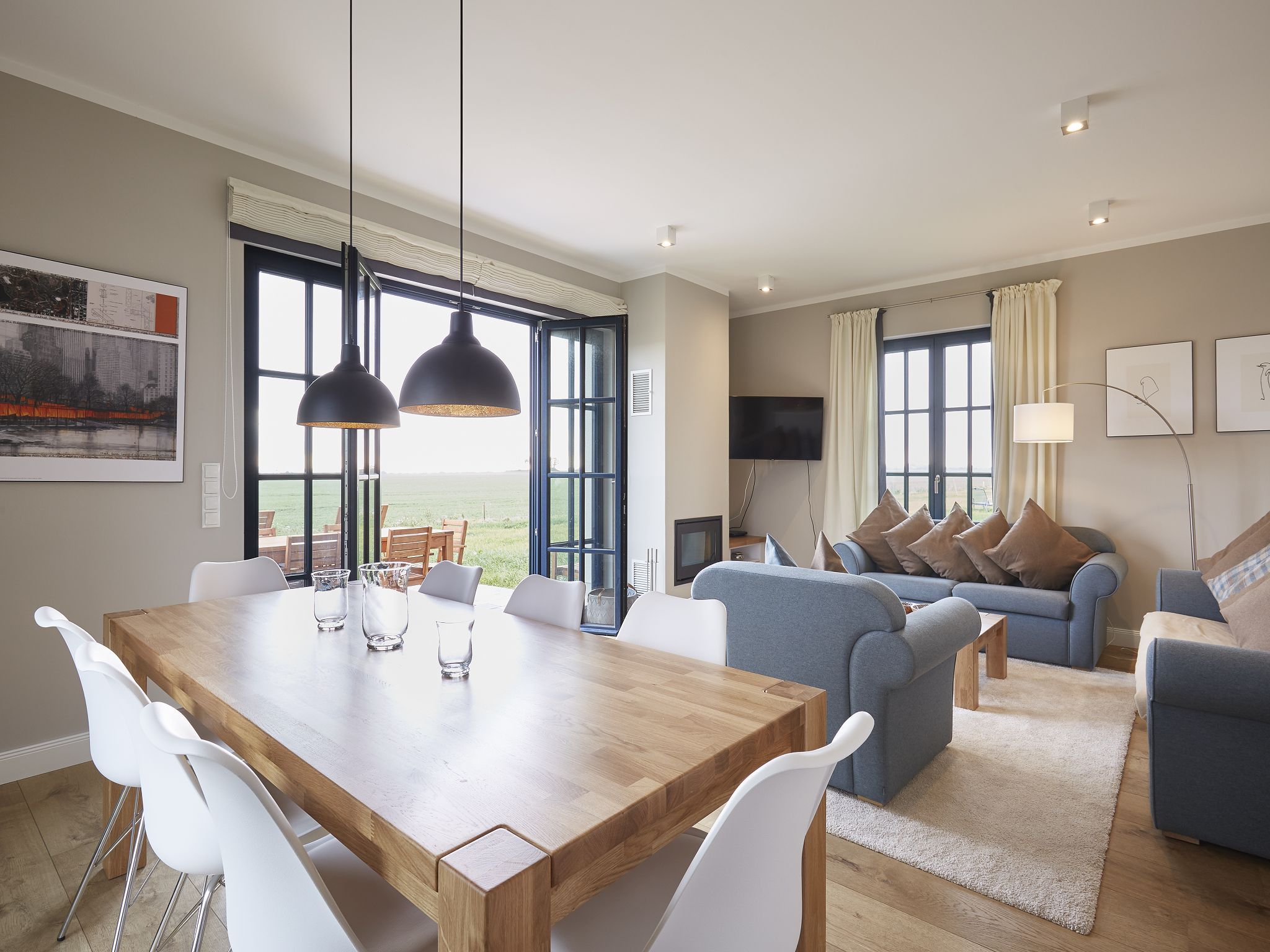 Luxus Reetdachvilla mit 3 Schlafzimmern, Sauna und Kamin (F12) - Wohnzimmer