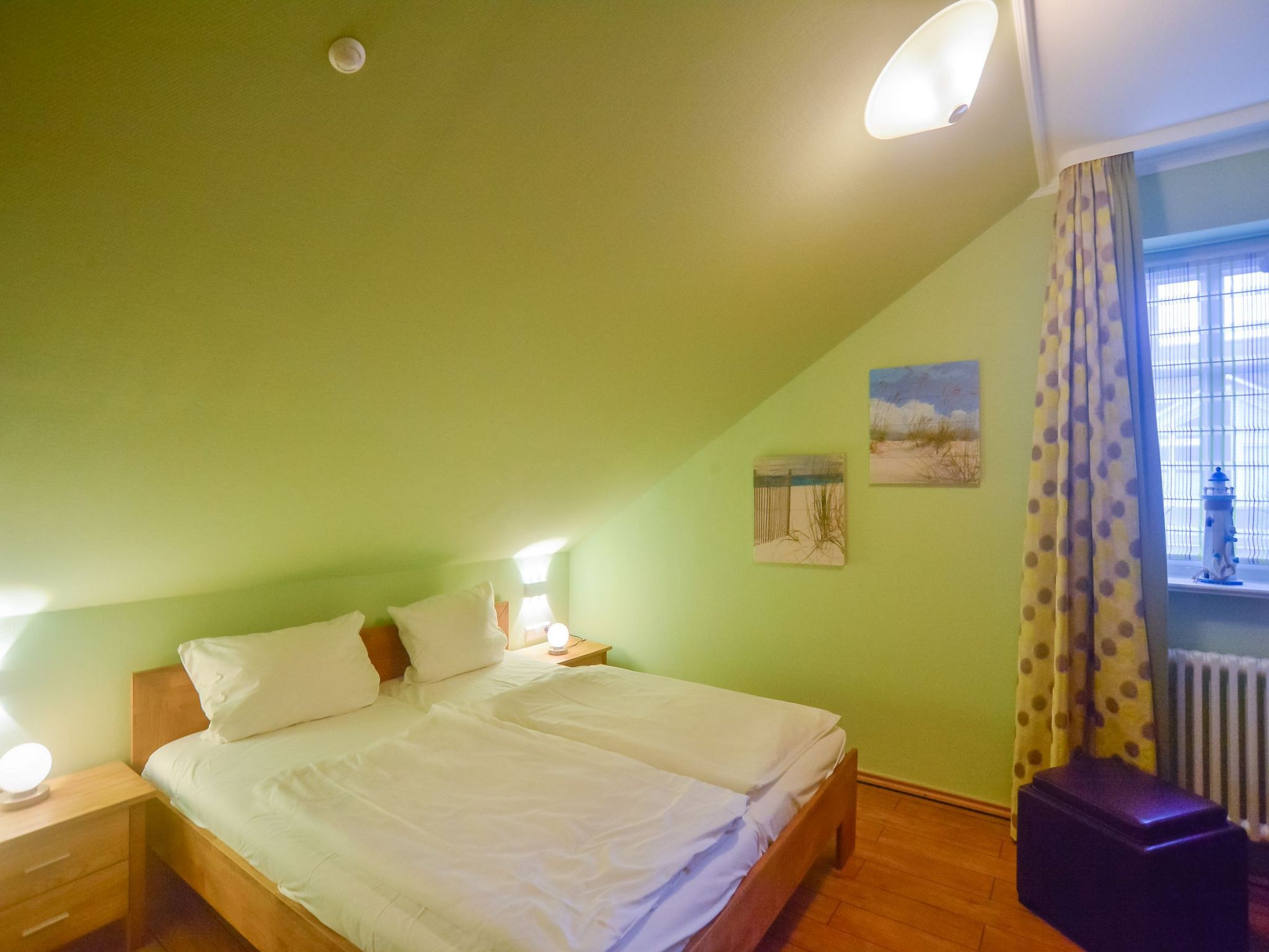 Dünenpark Binz Komfortplus Ferienwohnung mit 1 Schlafzimmer und Balkon im Dachgeschoss (210) Insel Rügen - Schlafzimmer