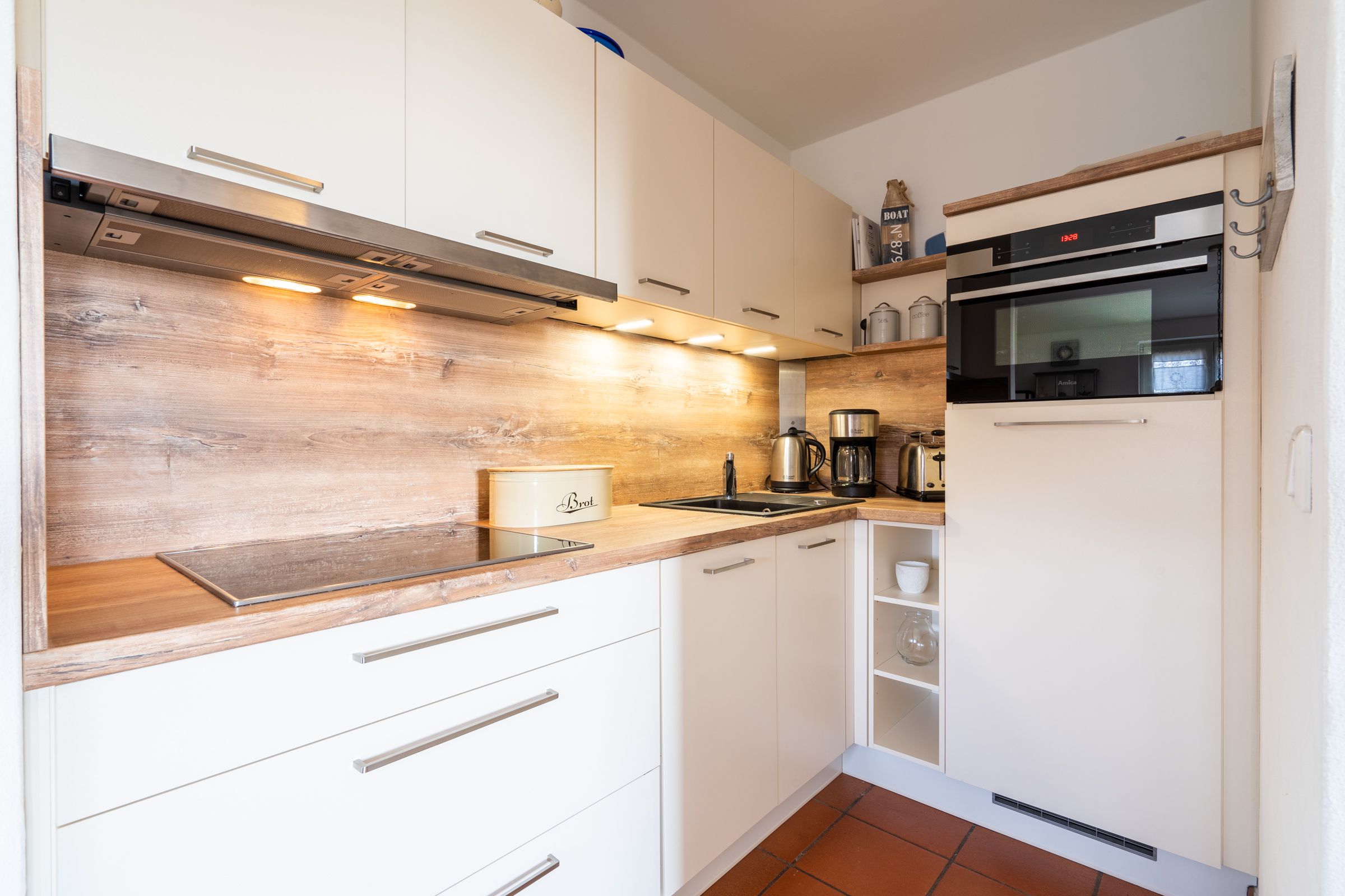 Feriendorf Rugana Komfort Ferienwohnung mit 1 Schlafzimmer (B27) Insel Rügen - Küche / Küchenzeile