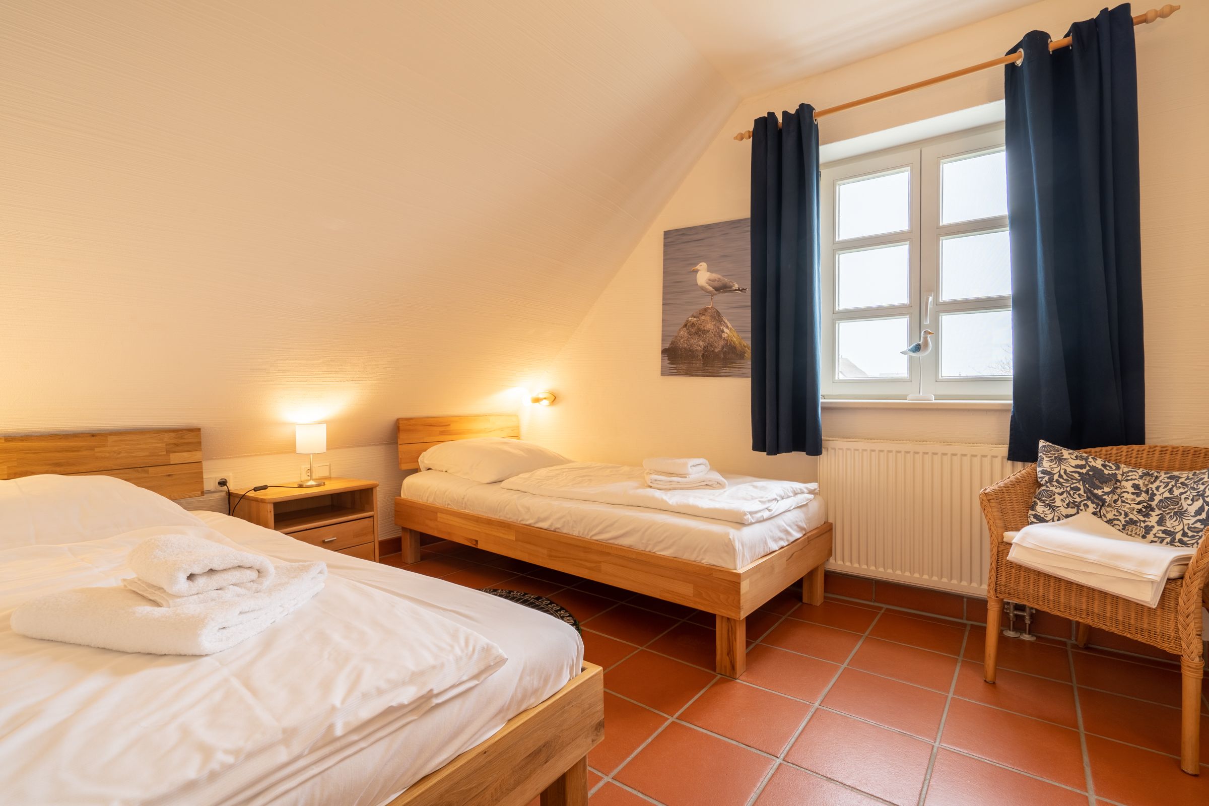 Feriendorf Rugana Komfortplus Ferienwohnung mit 2 Schlafzimmern und Terrasse (D43) Insel Rügen - Schlafzimmer