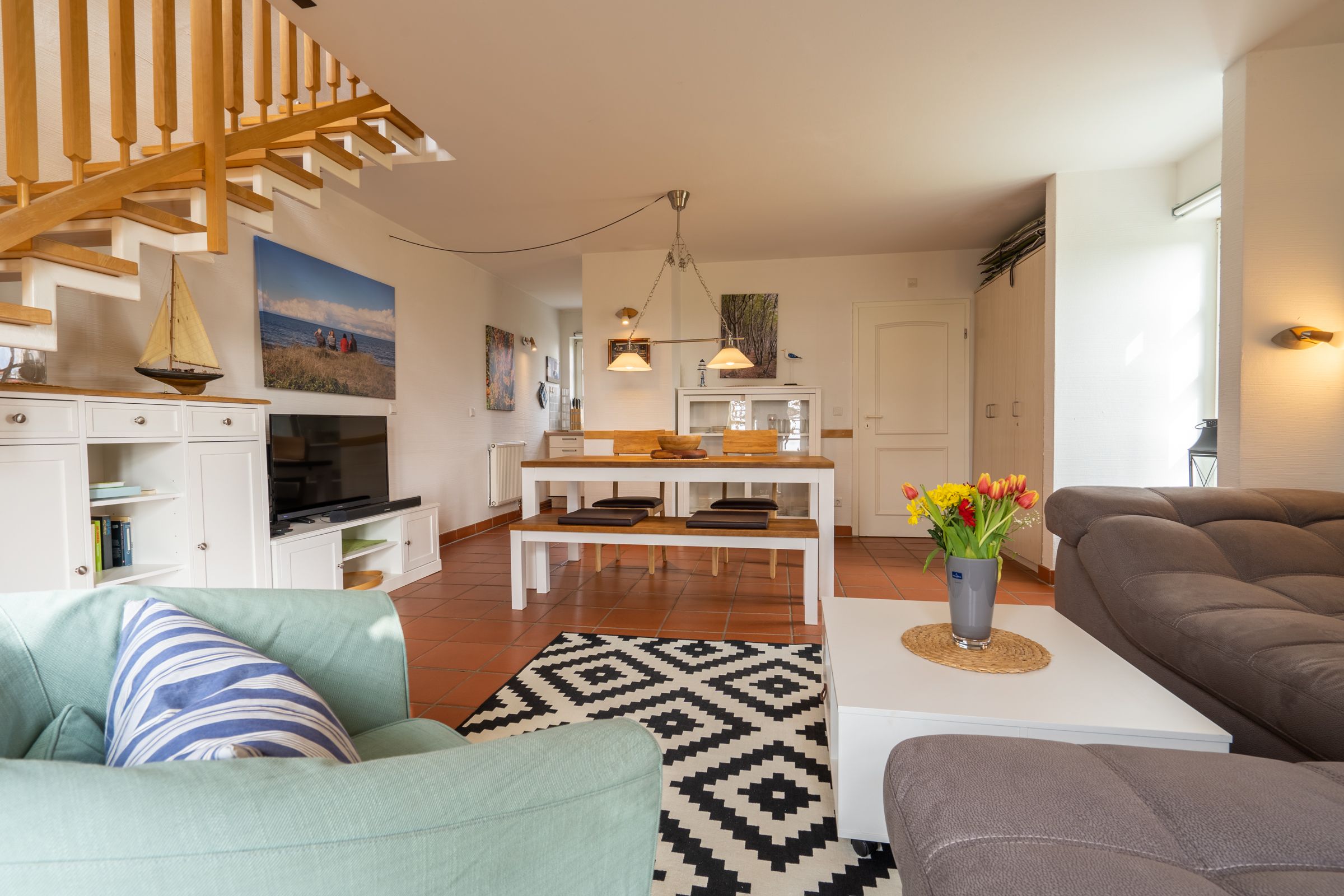 Feriendorf Rugana Komfortplus Ferienwohnung mit 2 Schlafzimmern und Terrasse (D43) Insel Rügen - Wohnzimmer