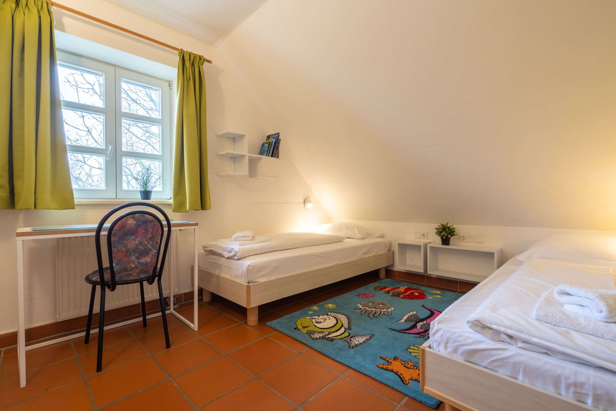 Feriendorf Rugana Komfort Ferienwohnung mit 2 Schlafzimmern und Terrasse (A01) Insel Rügen - Schlafzimmer