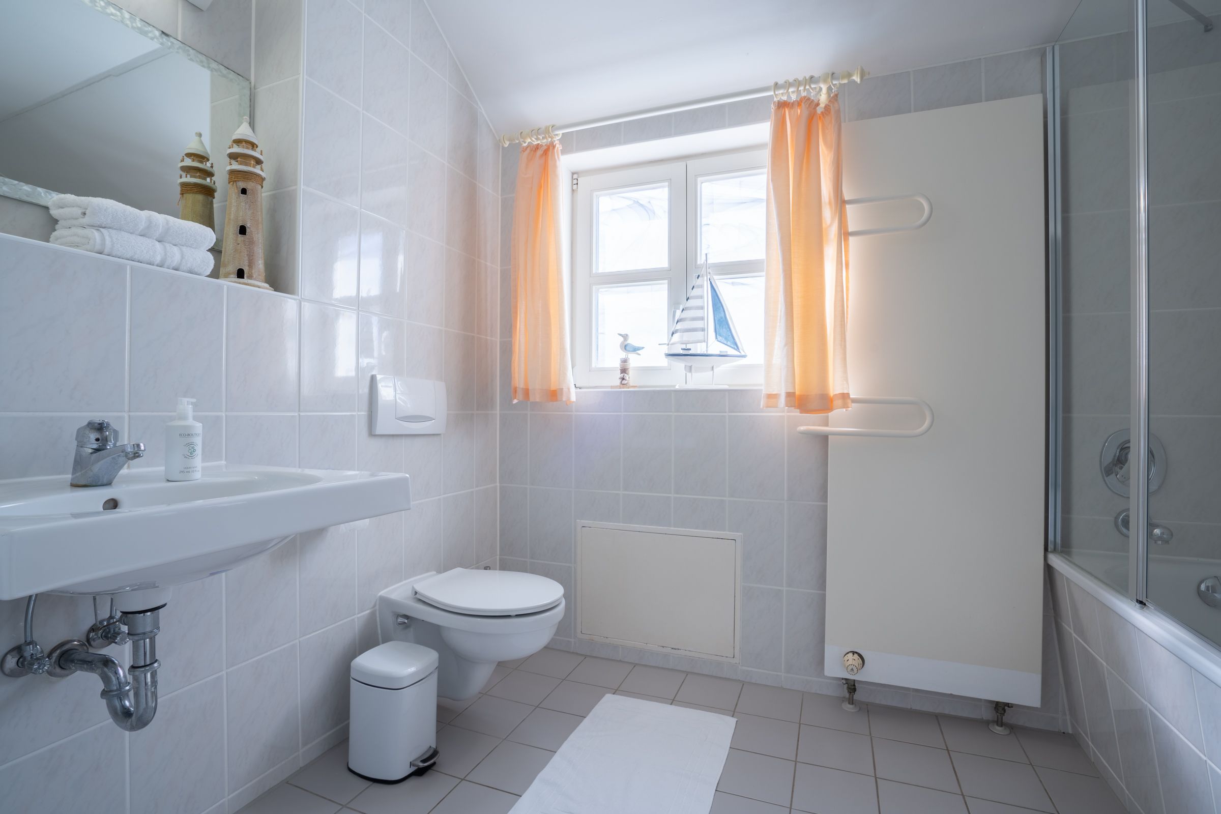 Feriendorf Rugana Komfort Ferienwohnung mit 1 Schlafzimmer (A18) Insel Rügen - Badezimmer