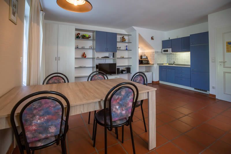 Feriendorf Rugana Klassik Ferienwohnung mit 1 Schlafzimmer und Terrasse (A24) Insel Rügen - Wohnzimmer